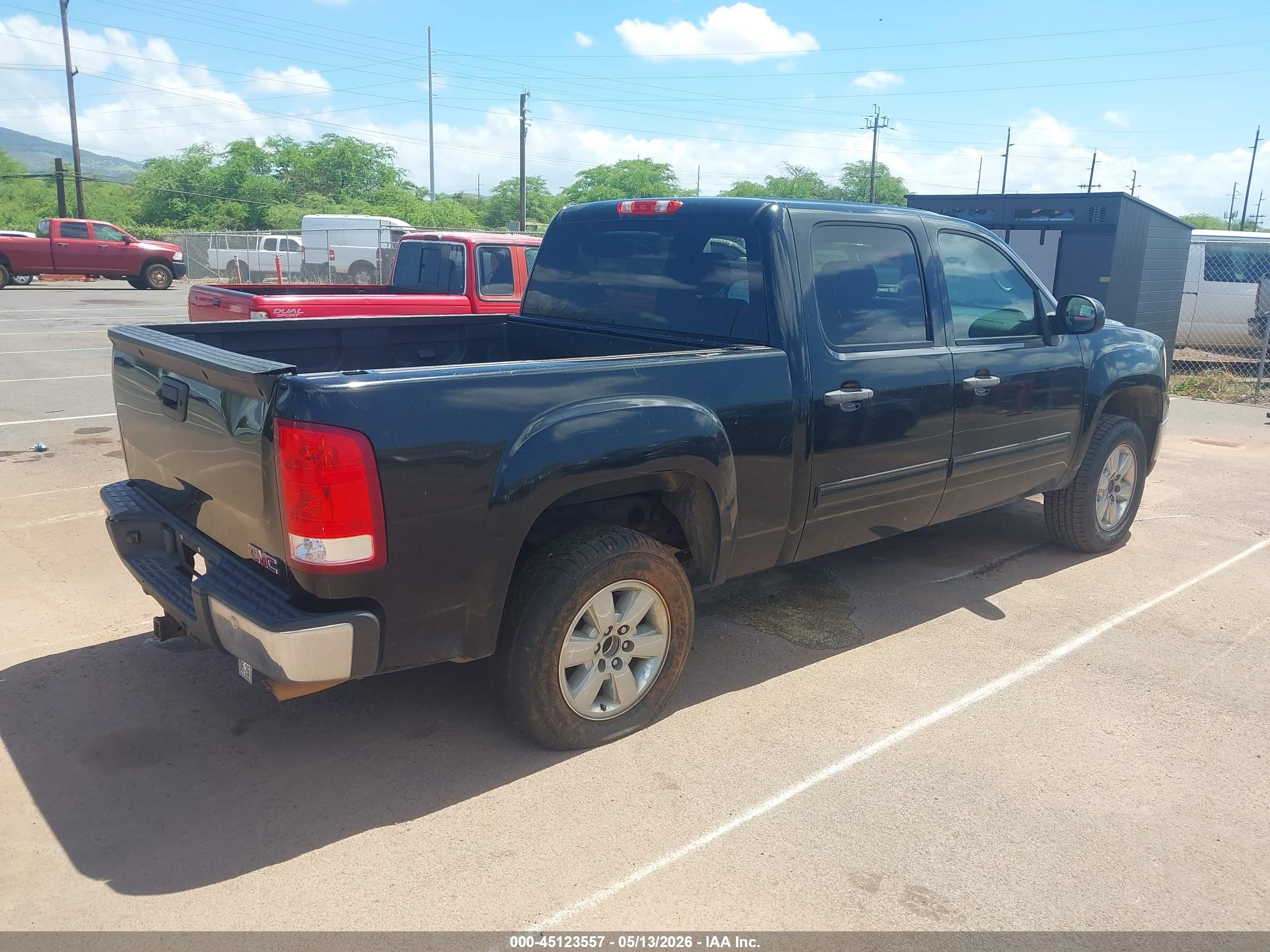 GMC SIERRA image 4