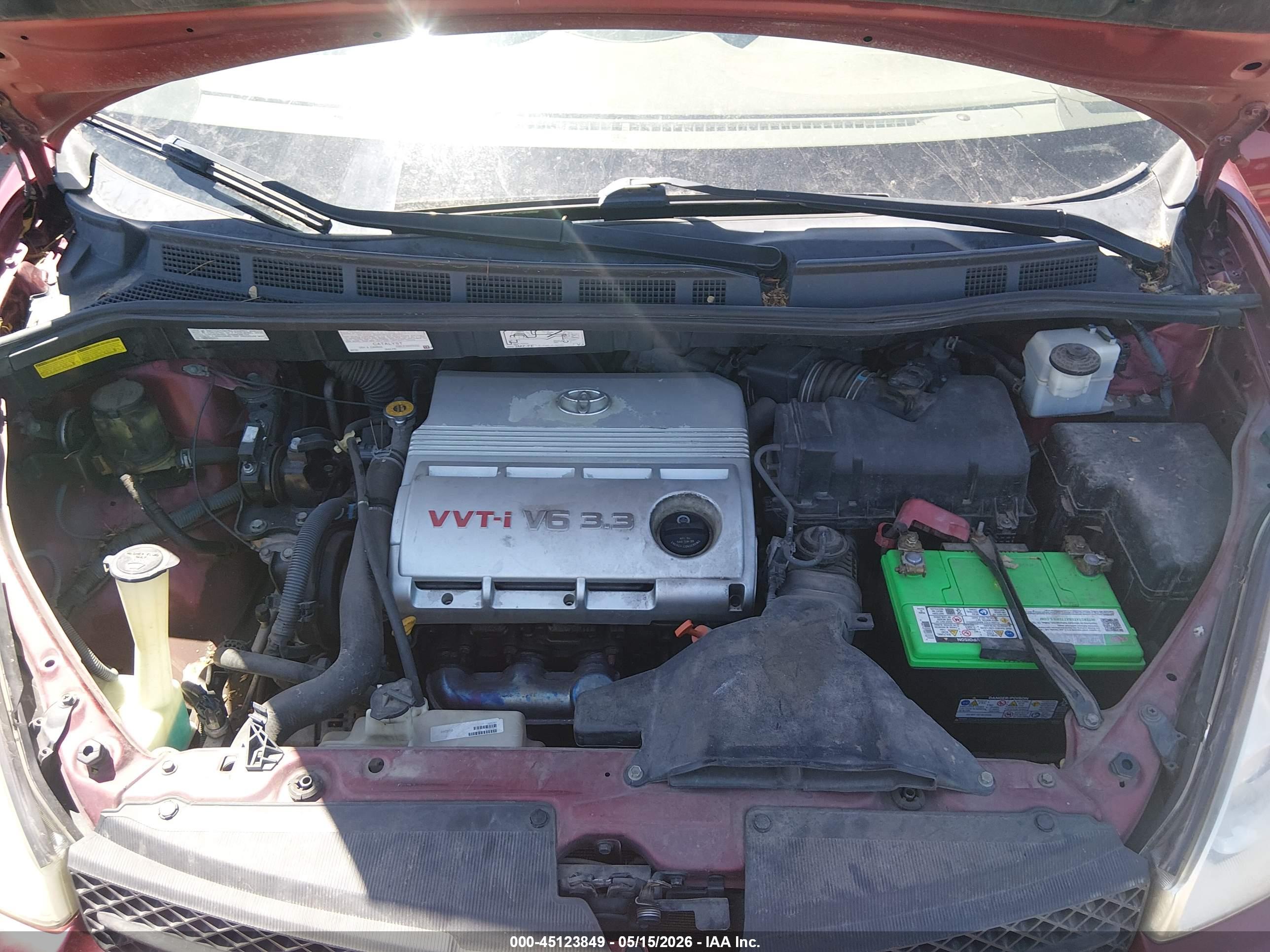TOYOTA SIENNA image 10