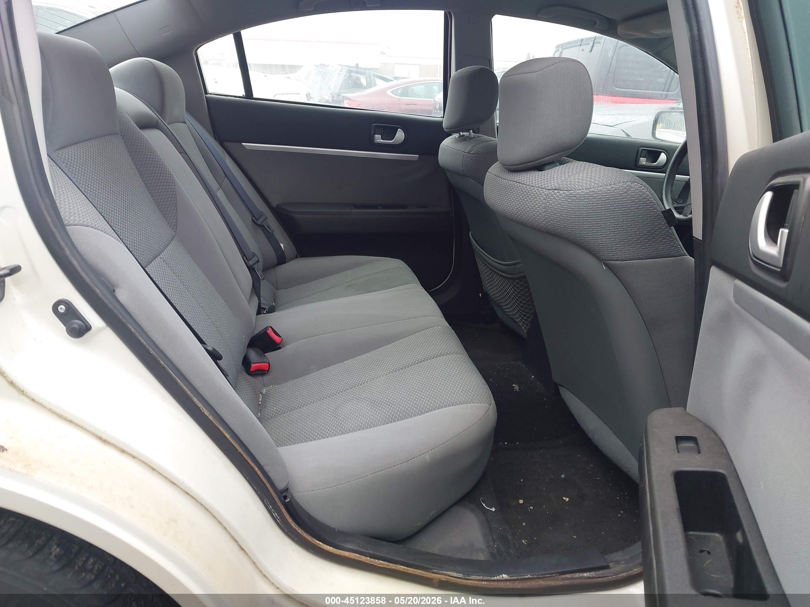 MITSUBISHI GALANT image 8