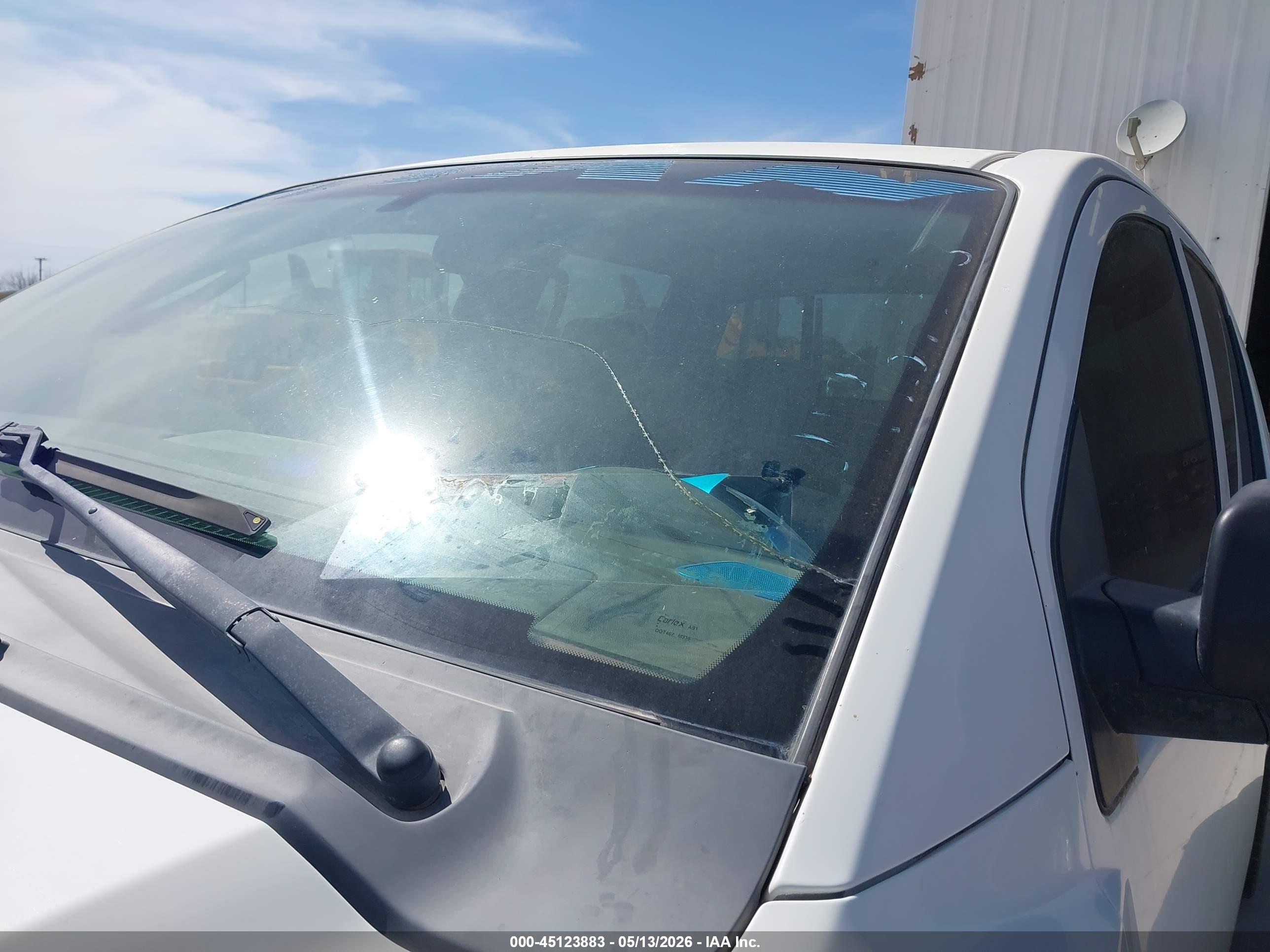 NISSAN TITAN image 6