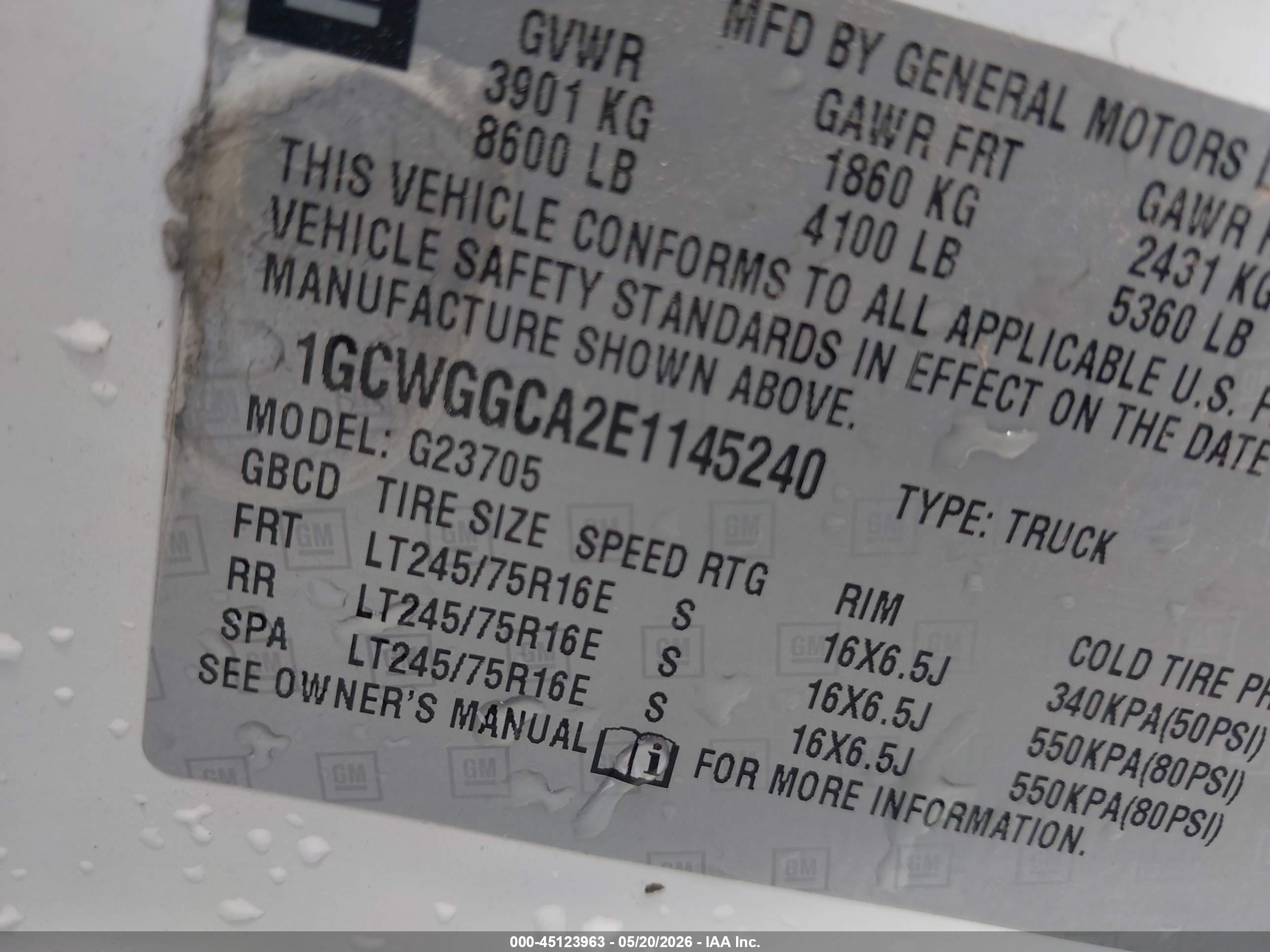 CHEVROLET EXPRESS image 9