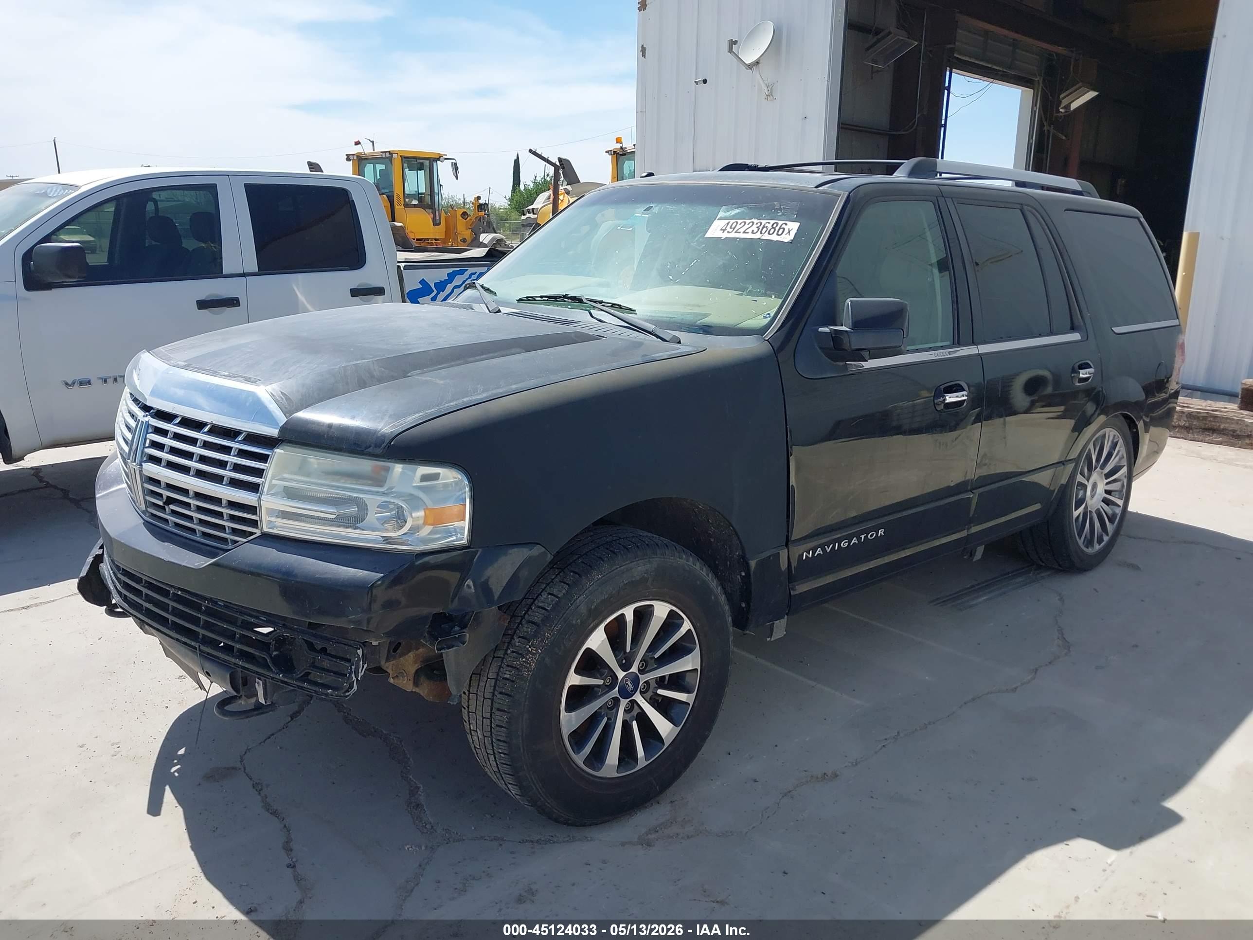 LINCOLN NAVIGATOR image 2