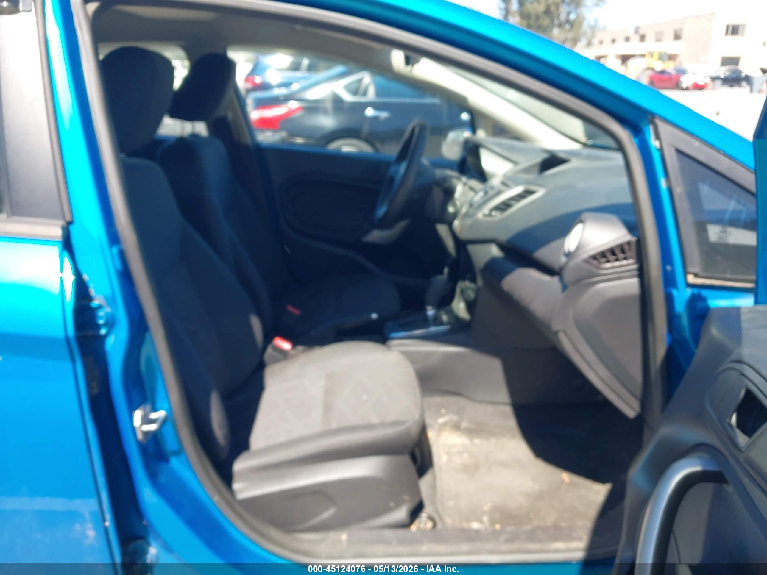 FORD FIESTA image 5