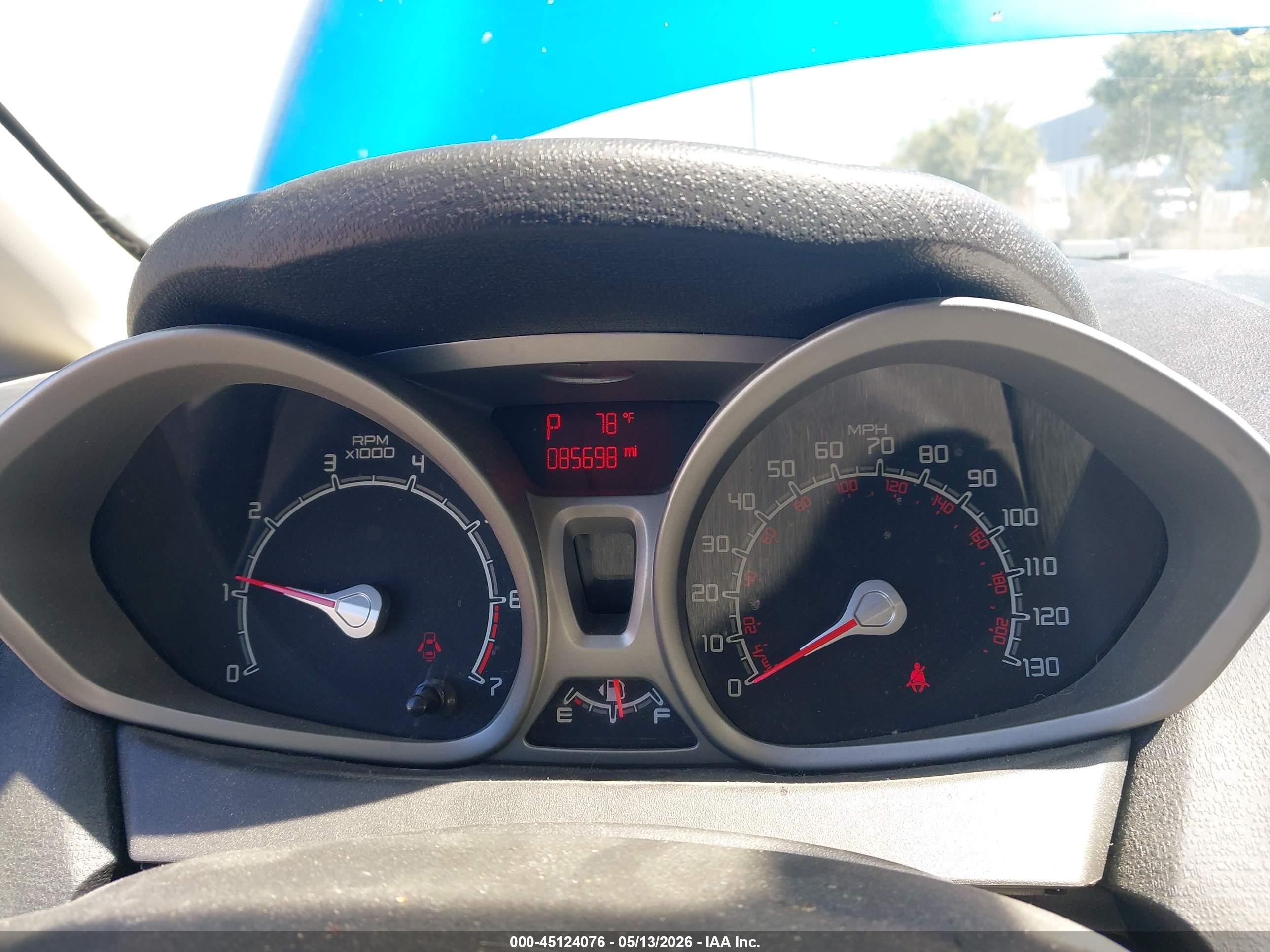 FORD FIESTA image 7