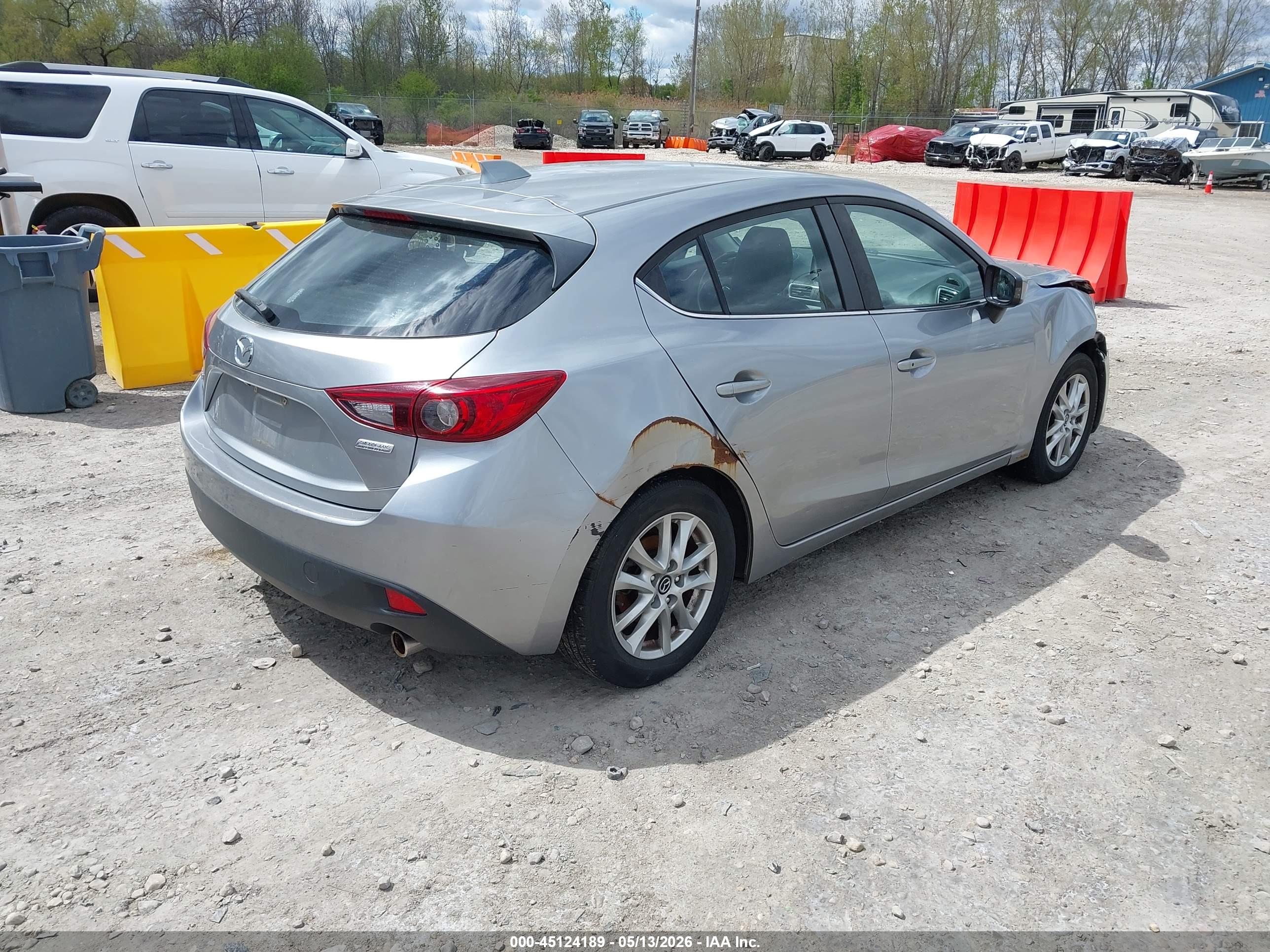 MAZDA MAZDA3 image 4
