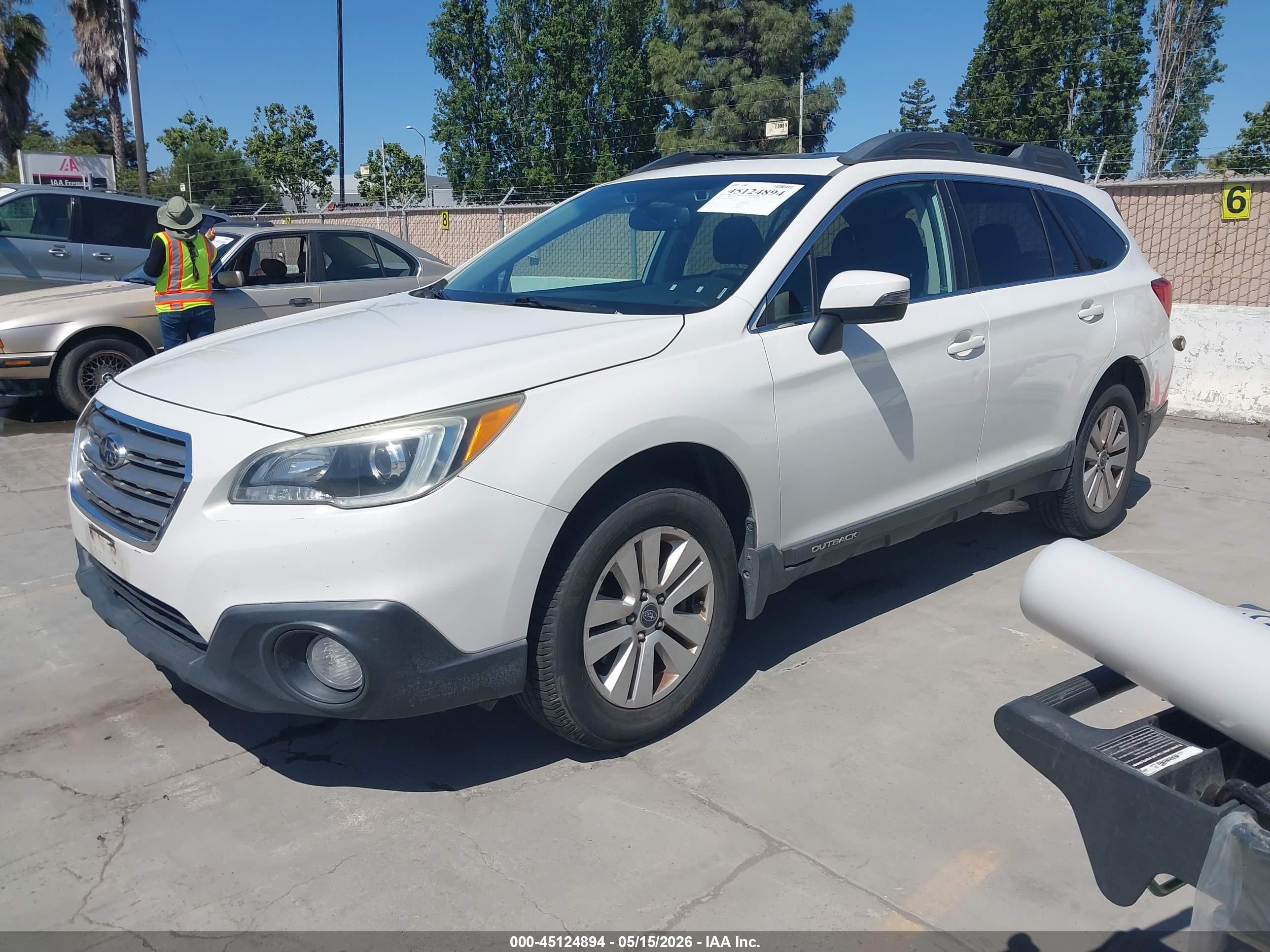 SUBARU OUTBACK image 2