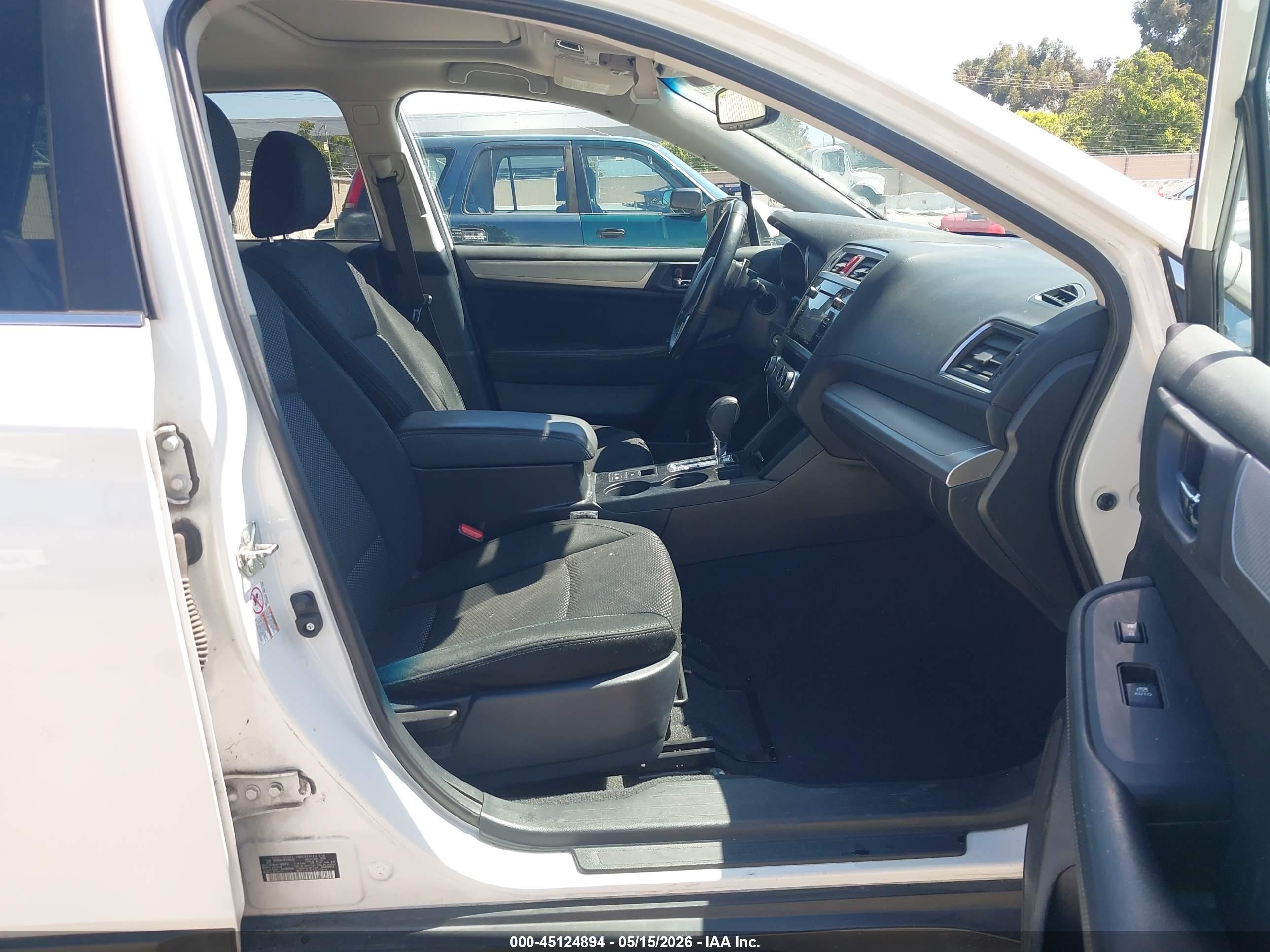 SUBARU OUTBACK image 5