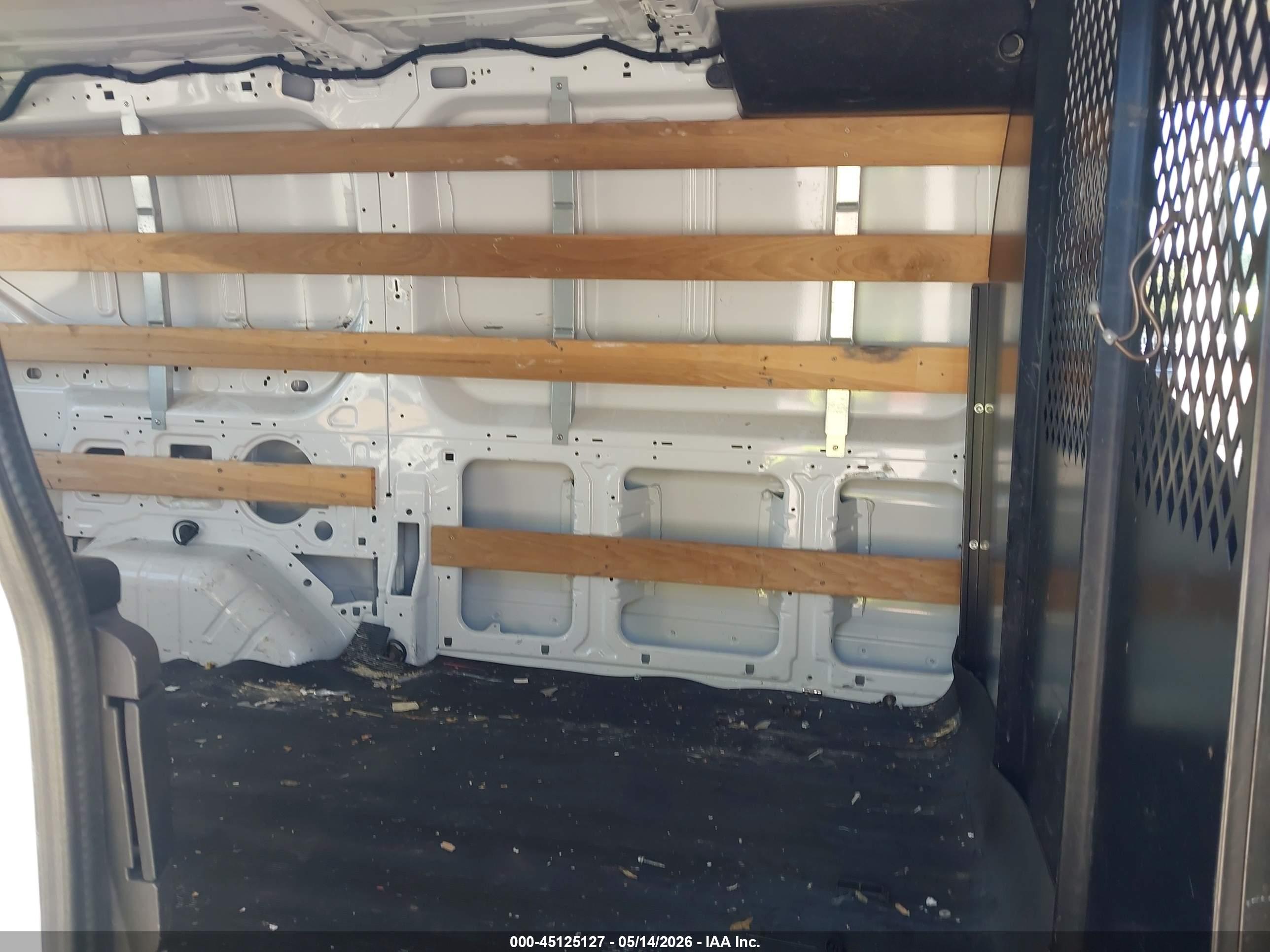 FORD TRANSIT-250 image 8
