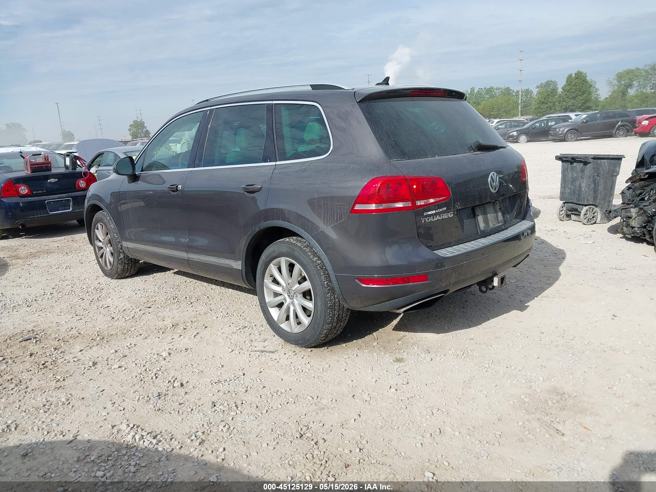 VOLKSWAGEN TOUAREG image 3