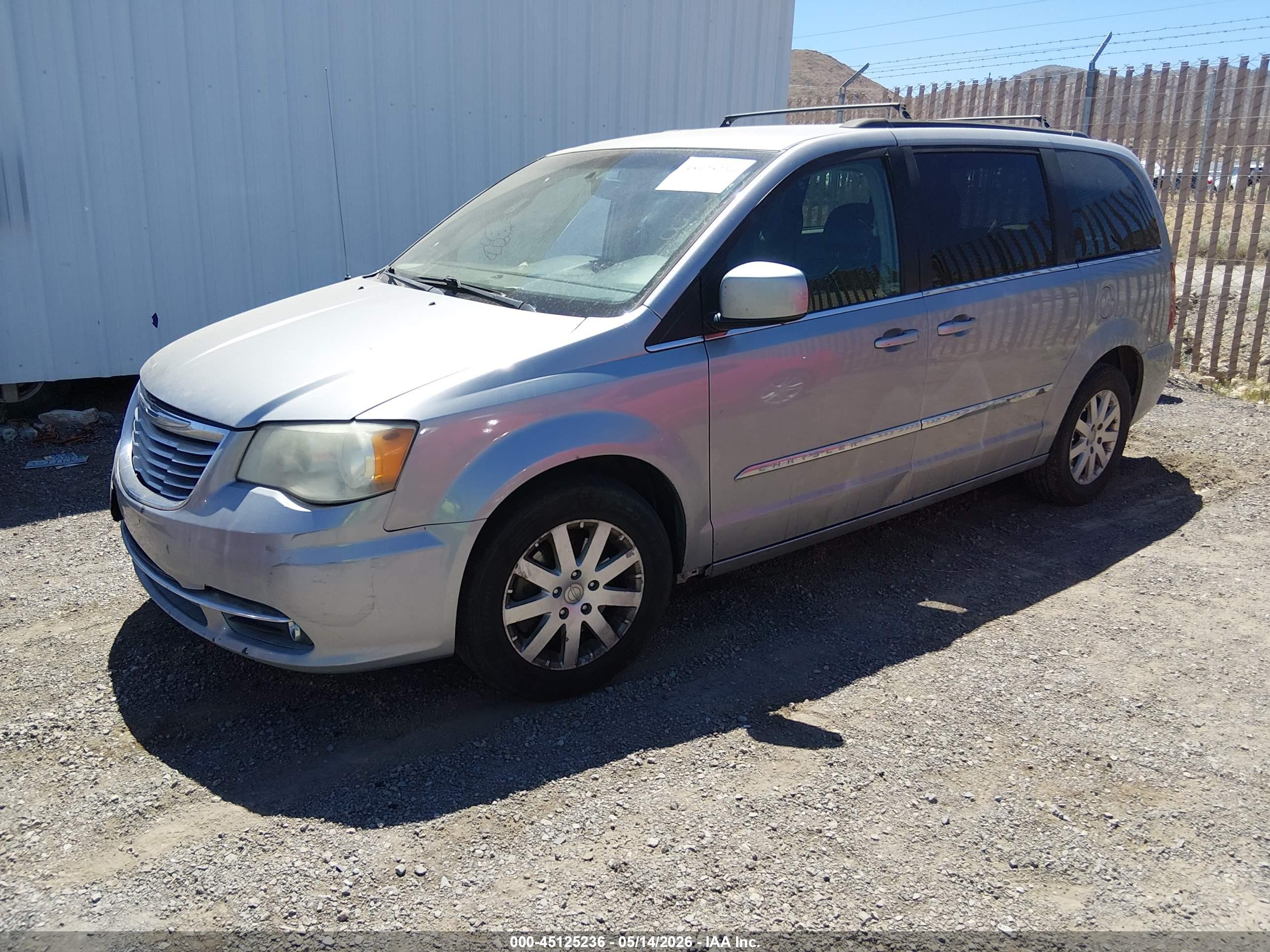 CHRYSLER TOWN image 2