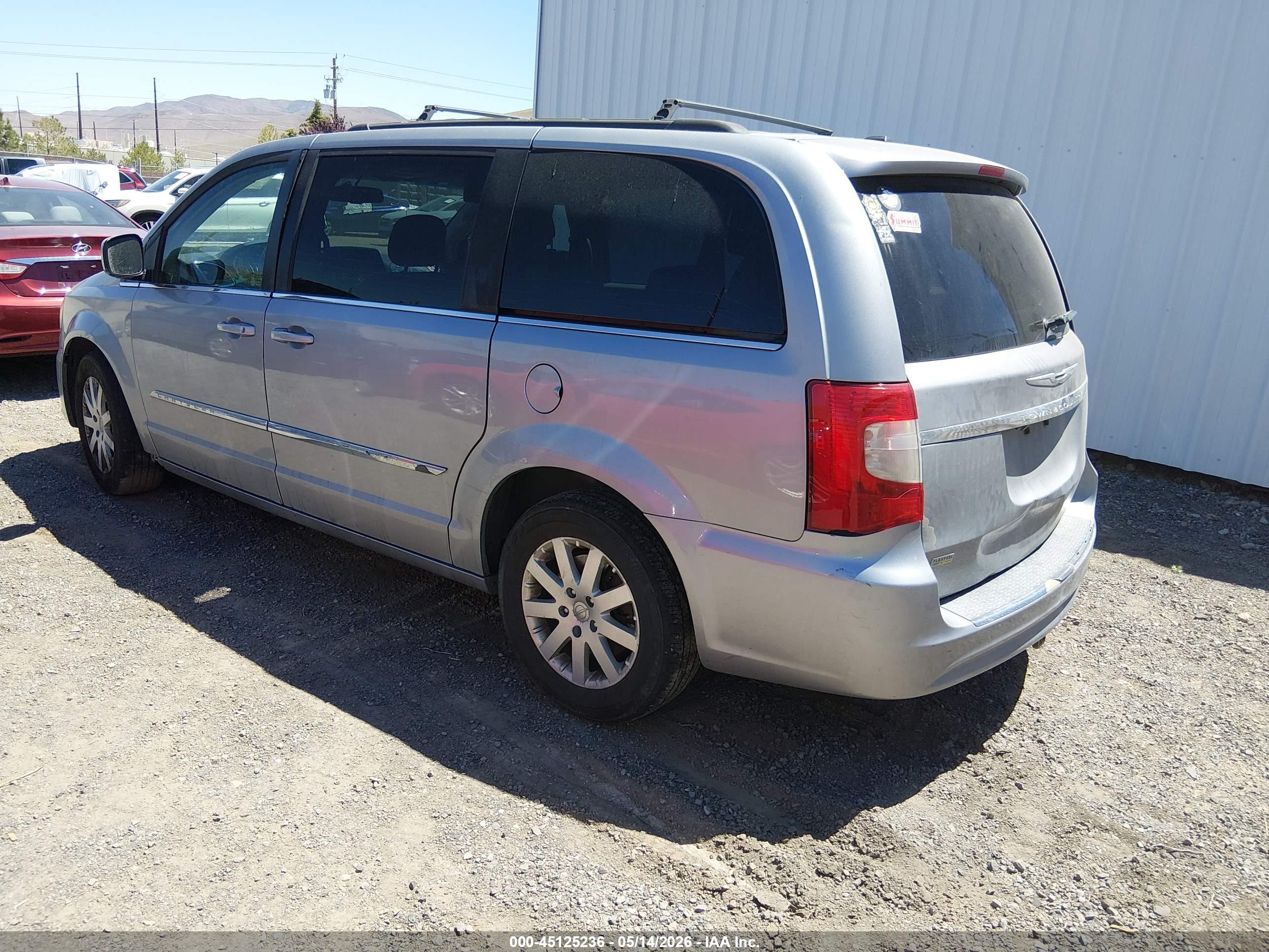 CHRYSLER TOWN image 3