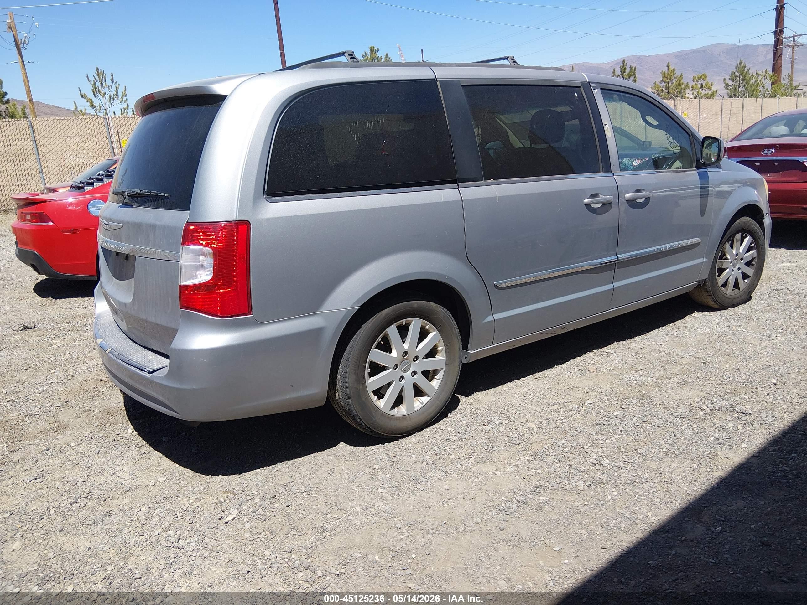CHRYSLER TOWN image 4
