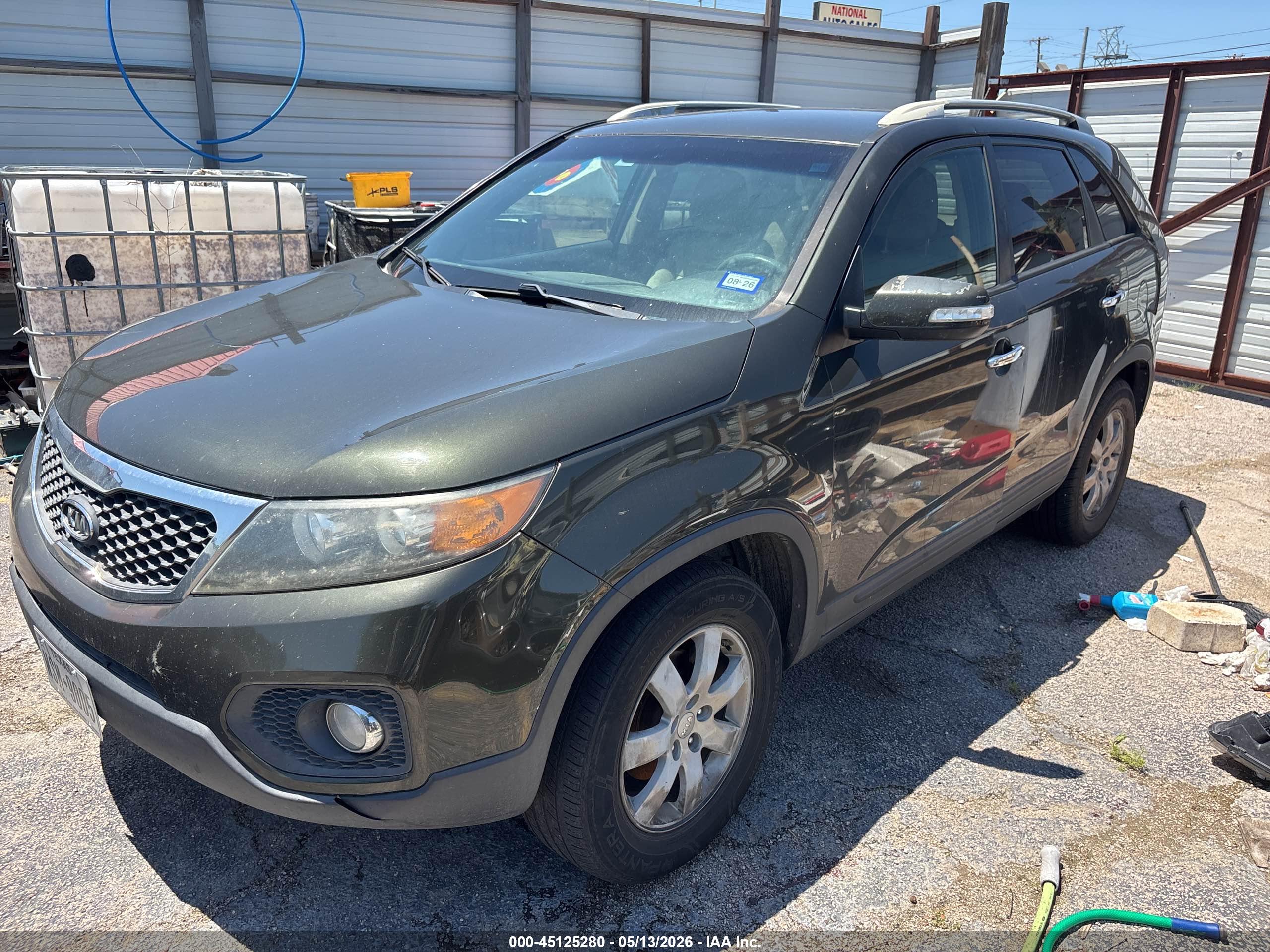 KIA SORENTO image 2