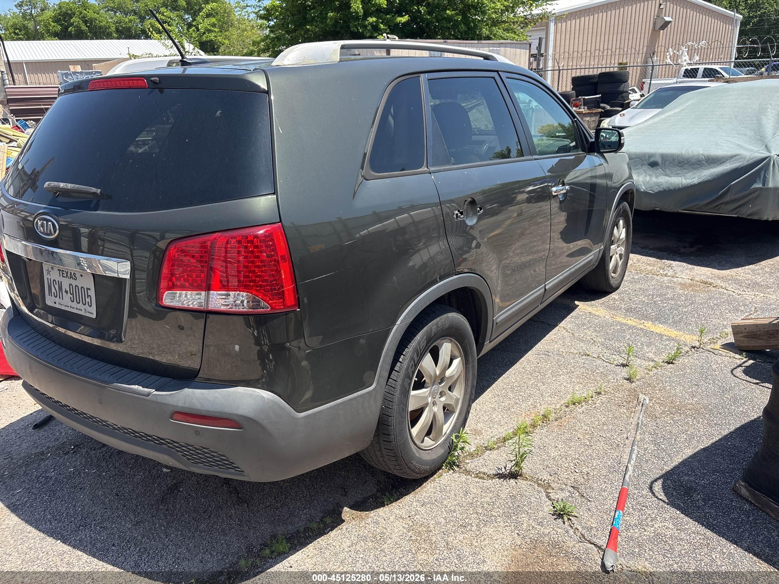 KIA SORENTO image 4