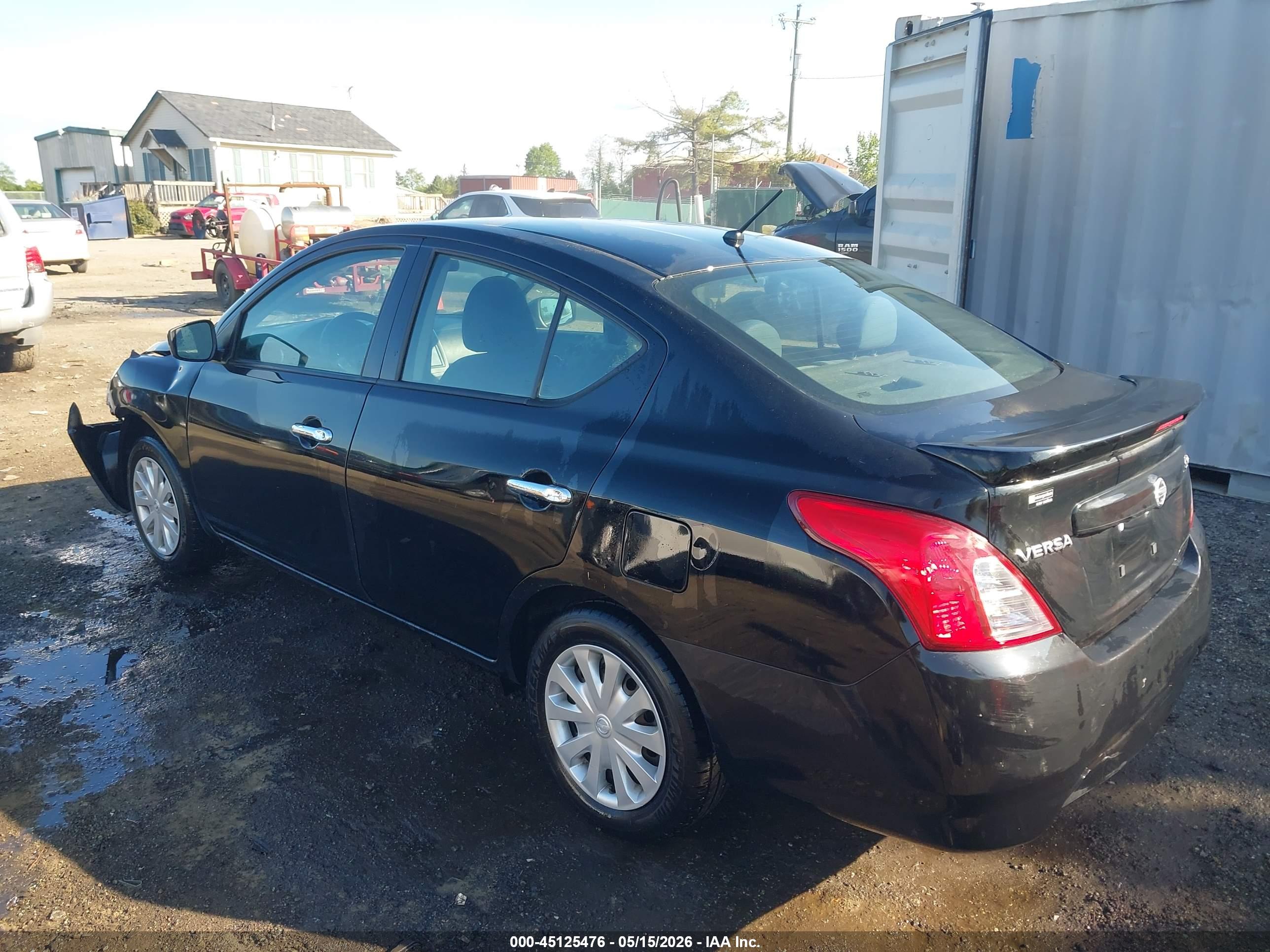 NISSAN VERSA image 3