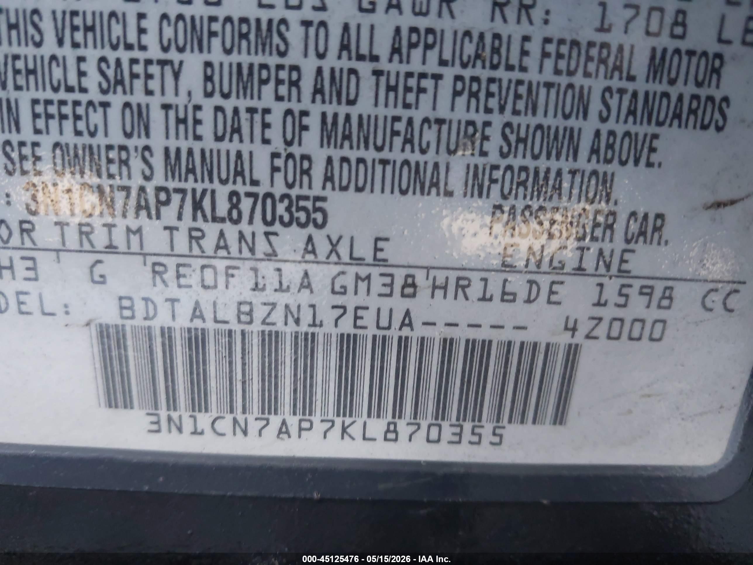 NISSAN VERSA image 9
