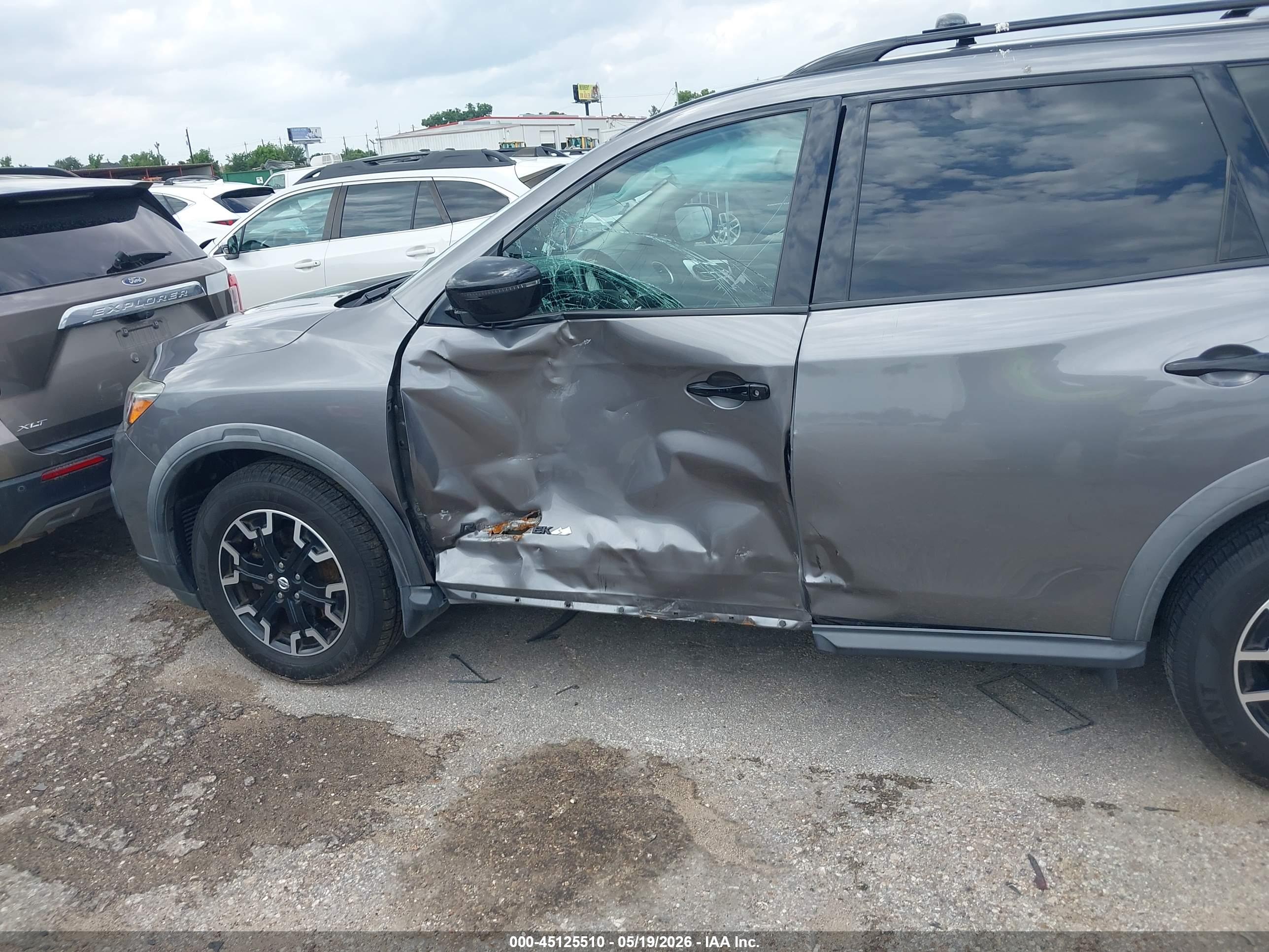 NISSAN PATHFINDER image 6