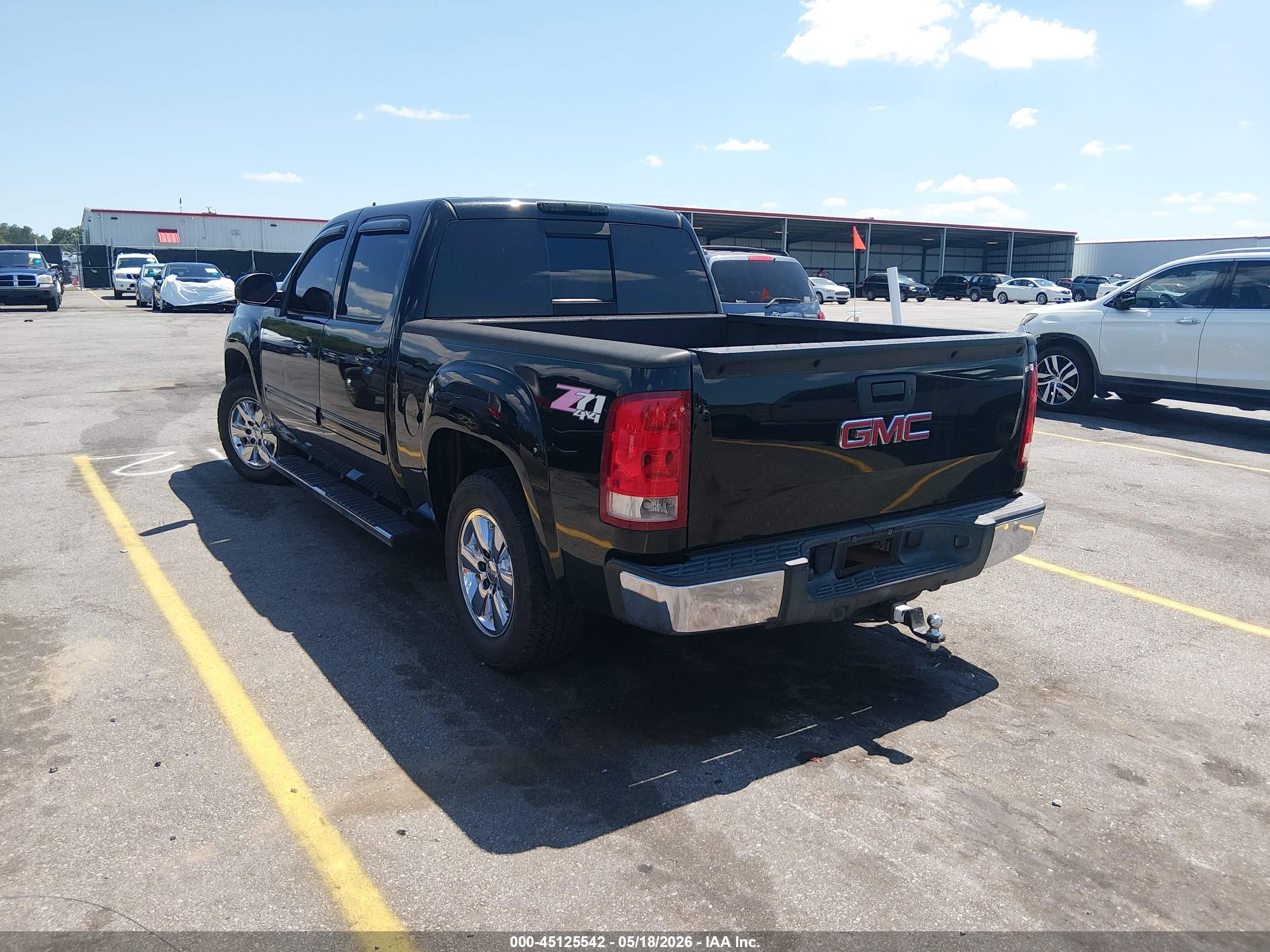 GMC SIERRA image 3