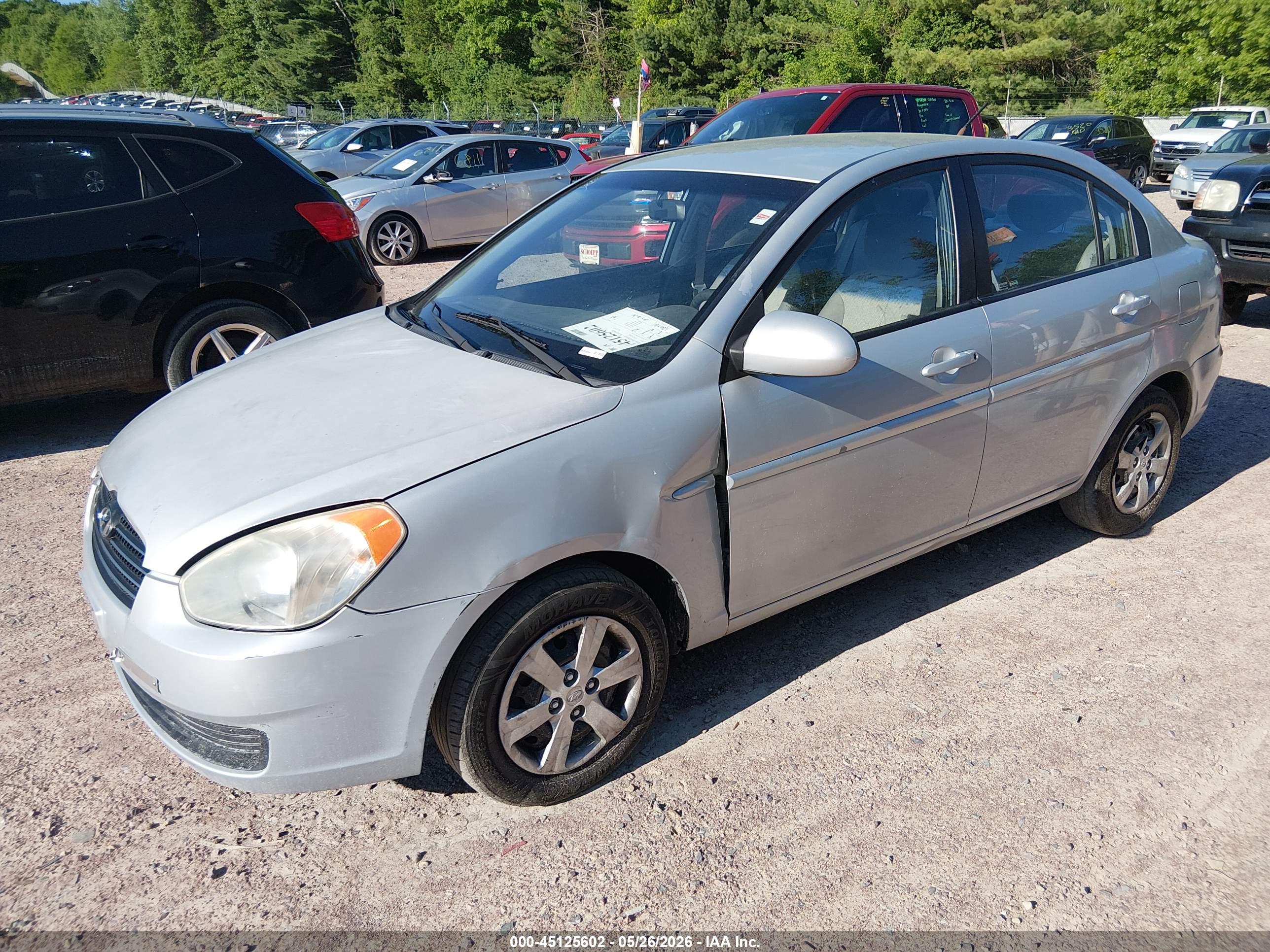 HYUNDAI ACCENT image 2