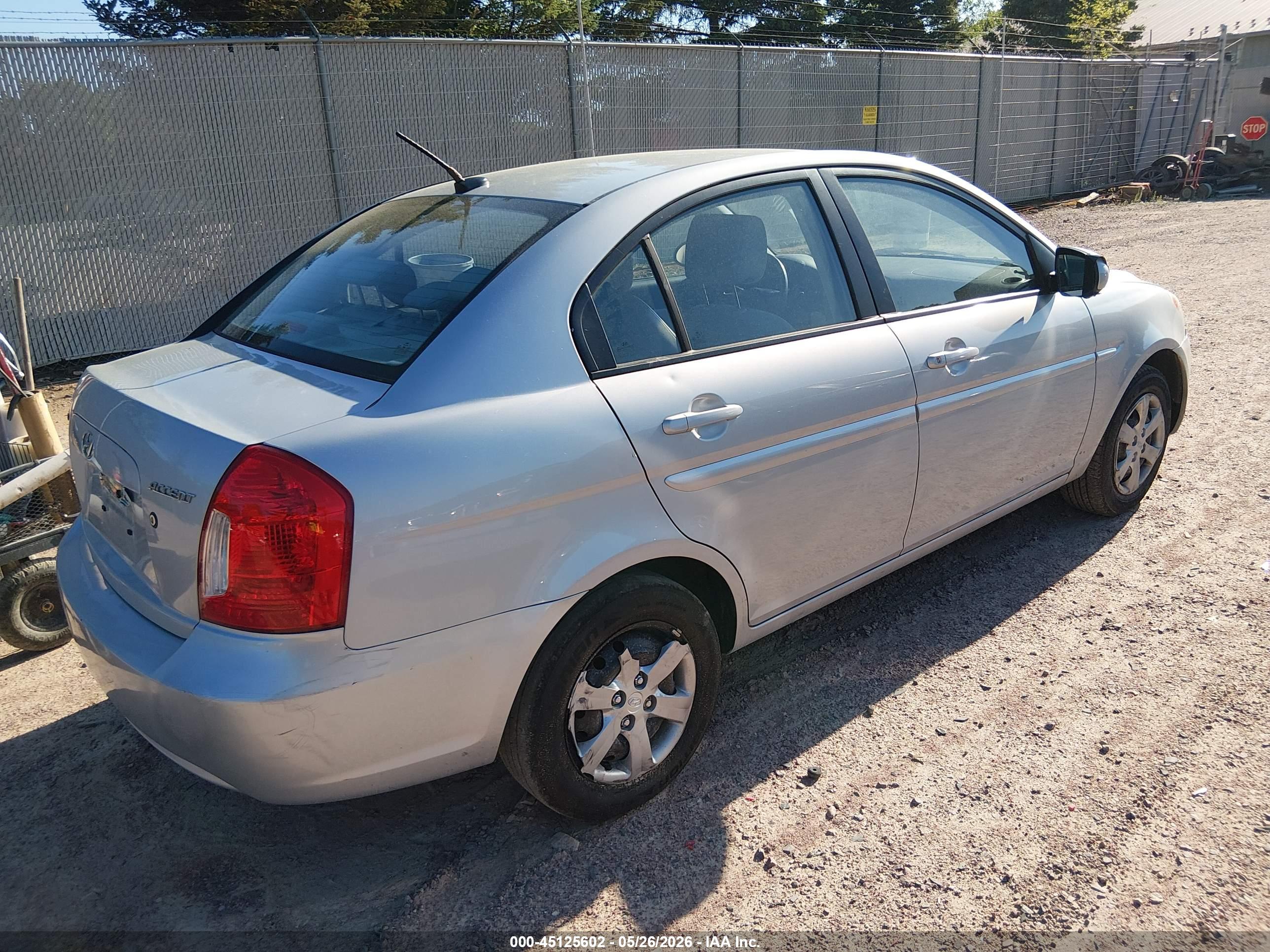 HYUNDAI ACCENT image 4