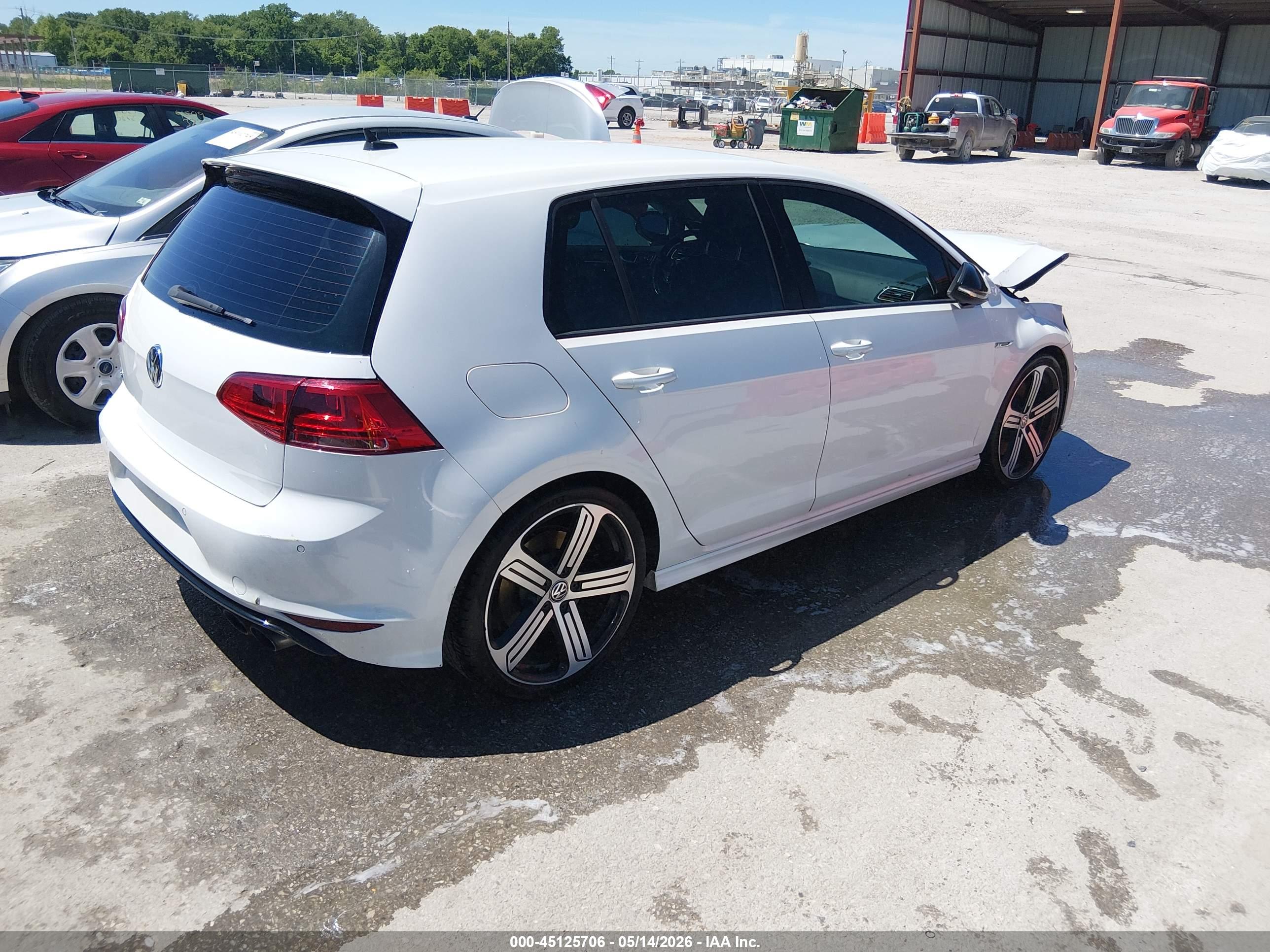 VOLKSWAGEN GOLF image 4