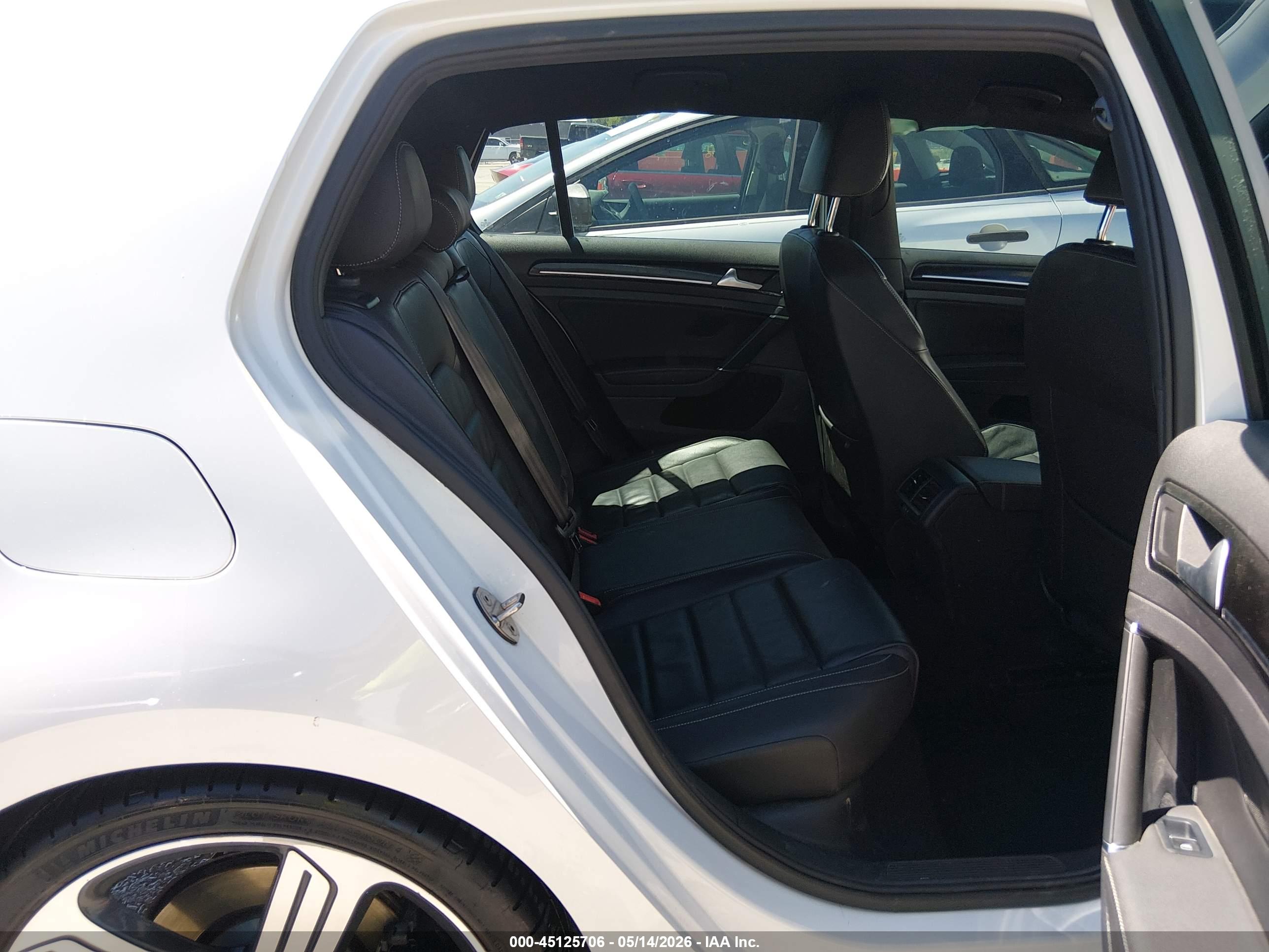 VOLKSWAGEN GOLF image 8