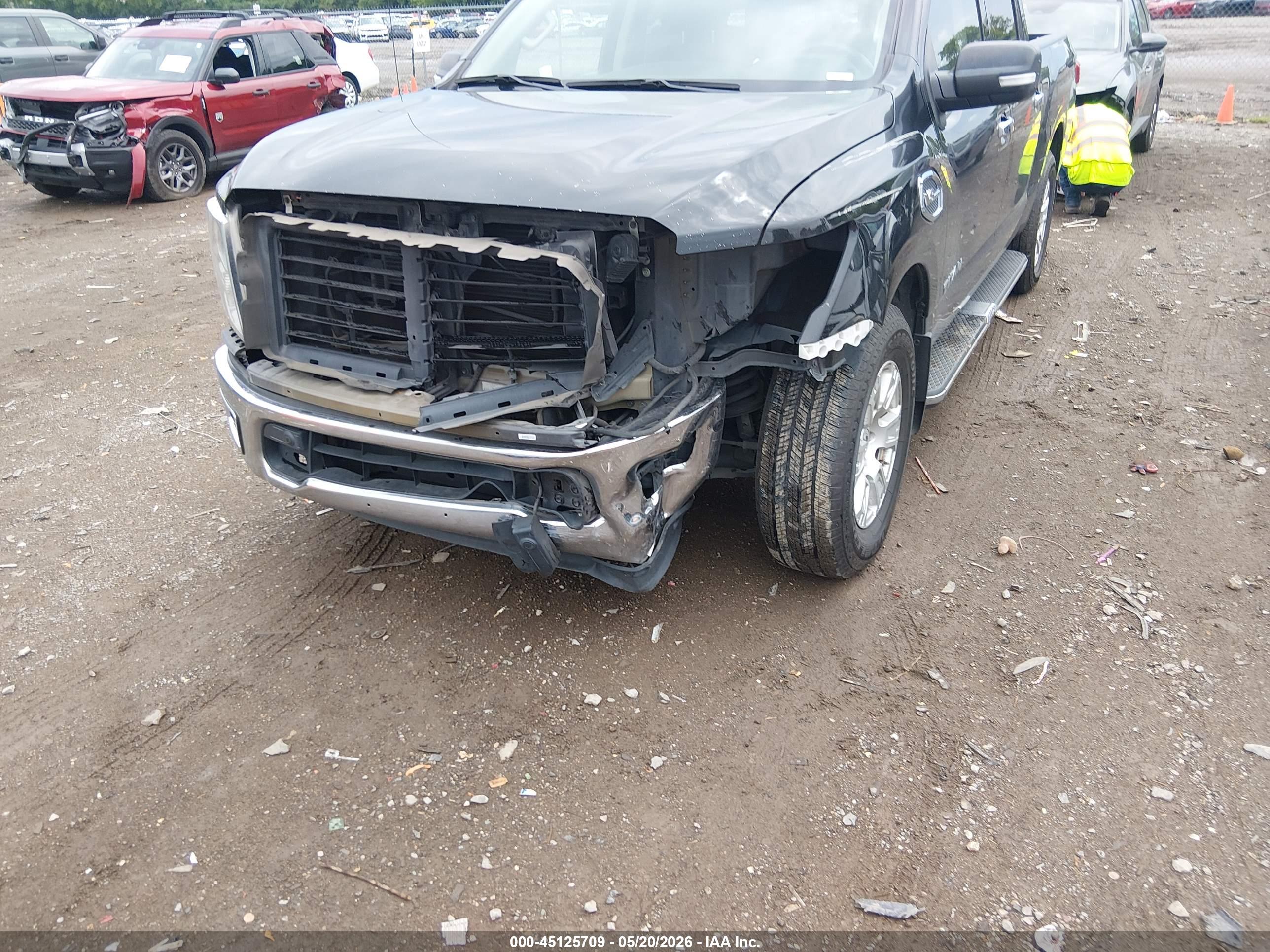 NISSAN TITAN image 6