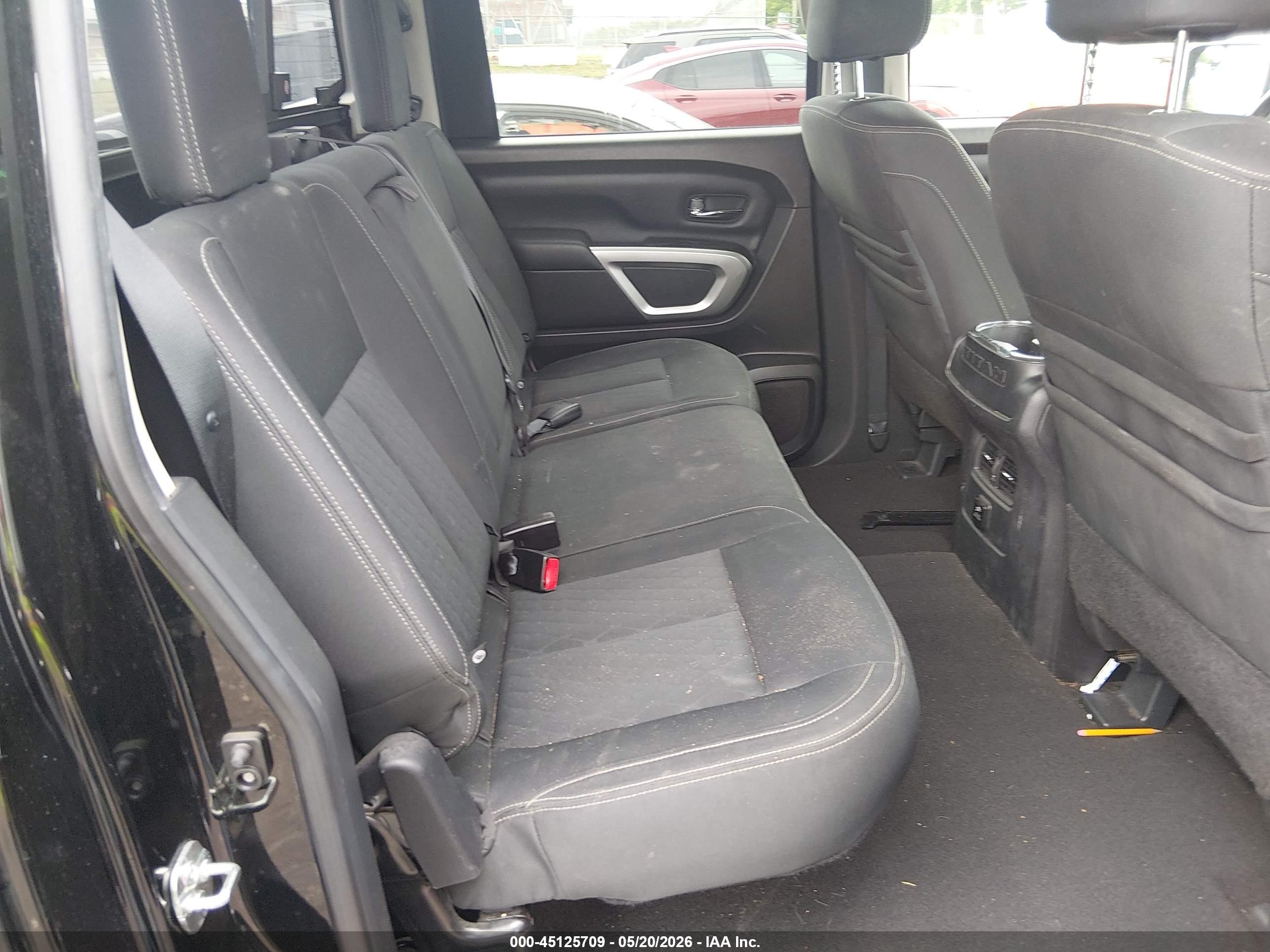 NISSAN TITAN image 8
