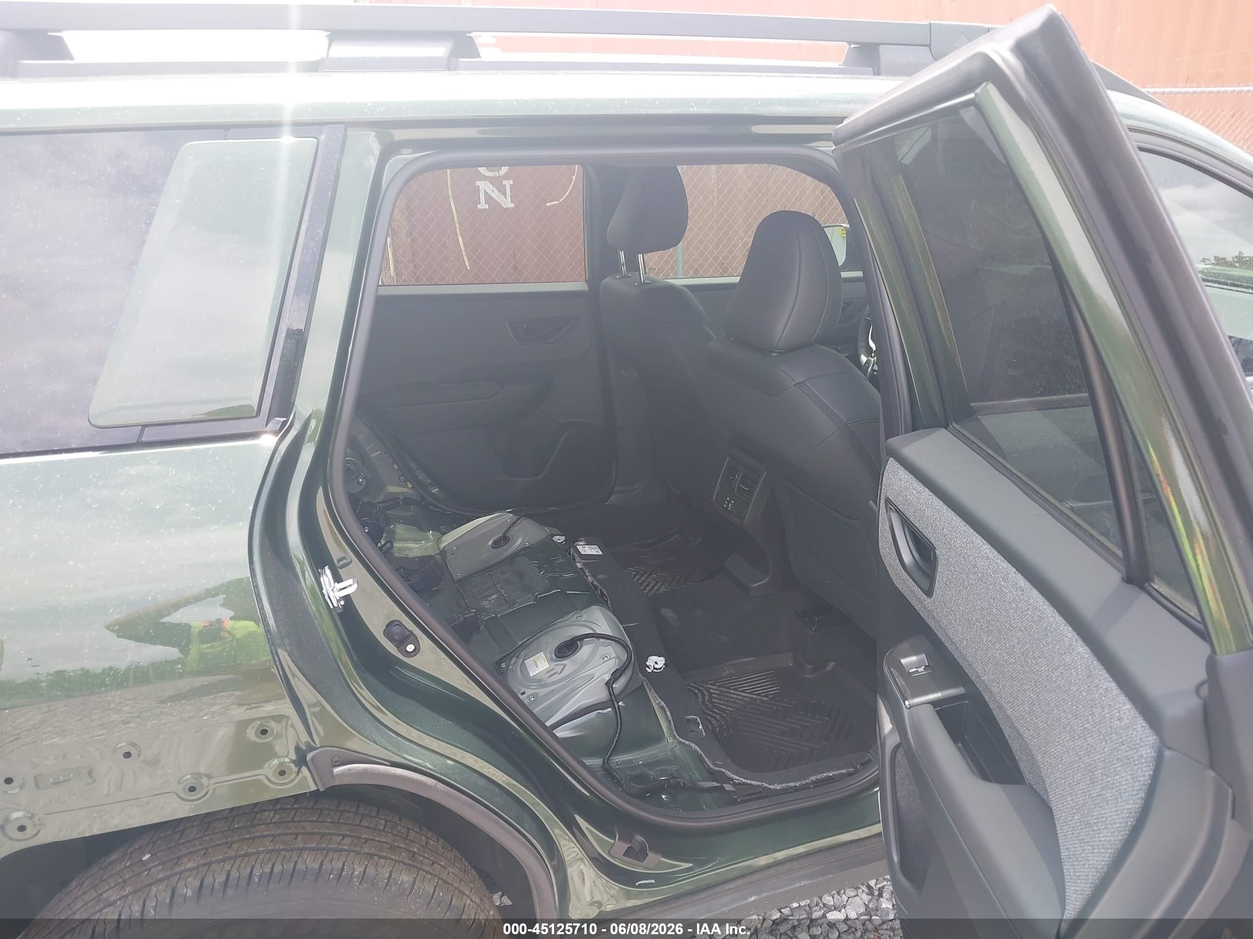 SUBARU OUTBACK image 8