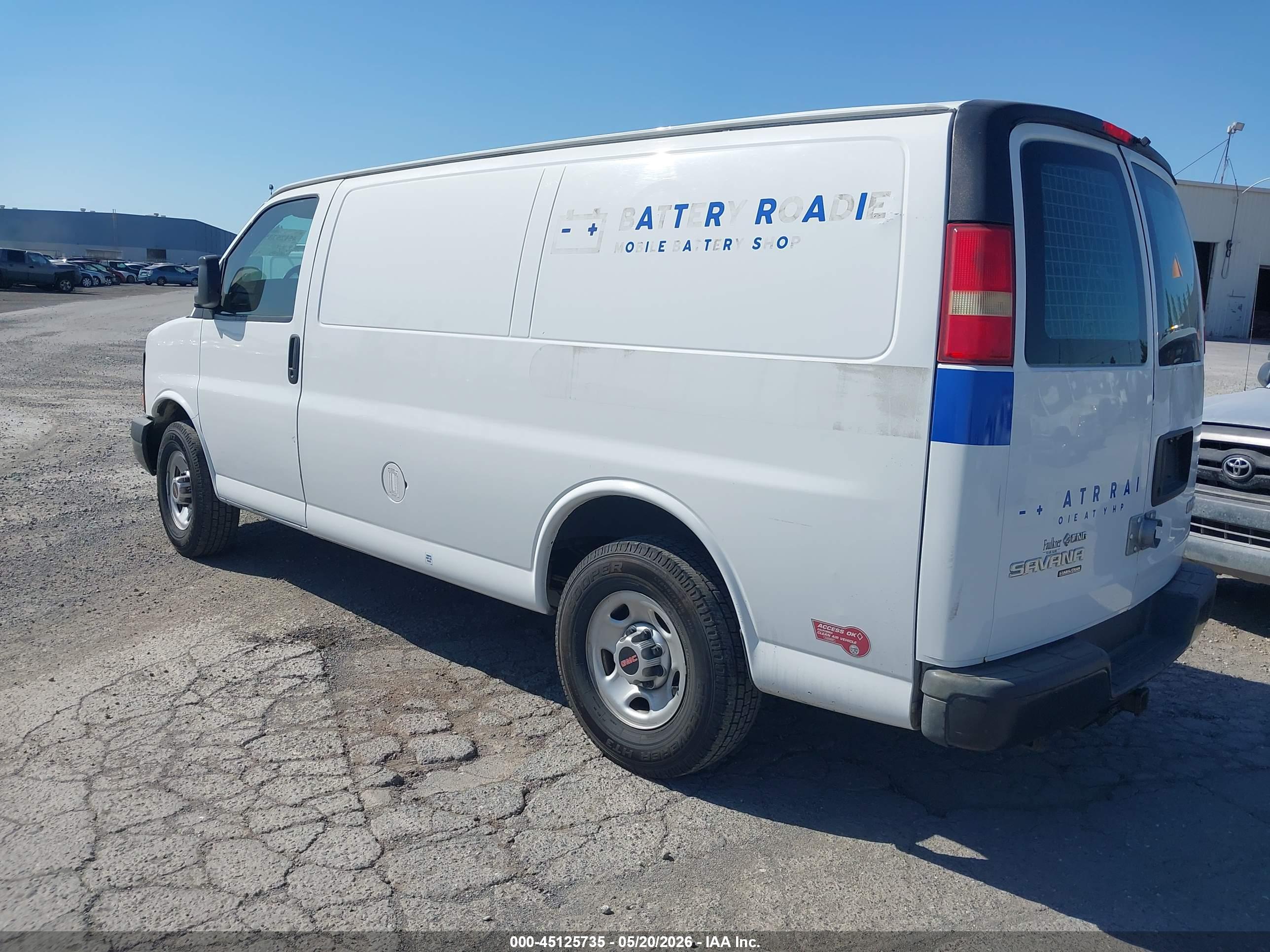 GMC SAVANA image 3