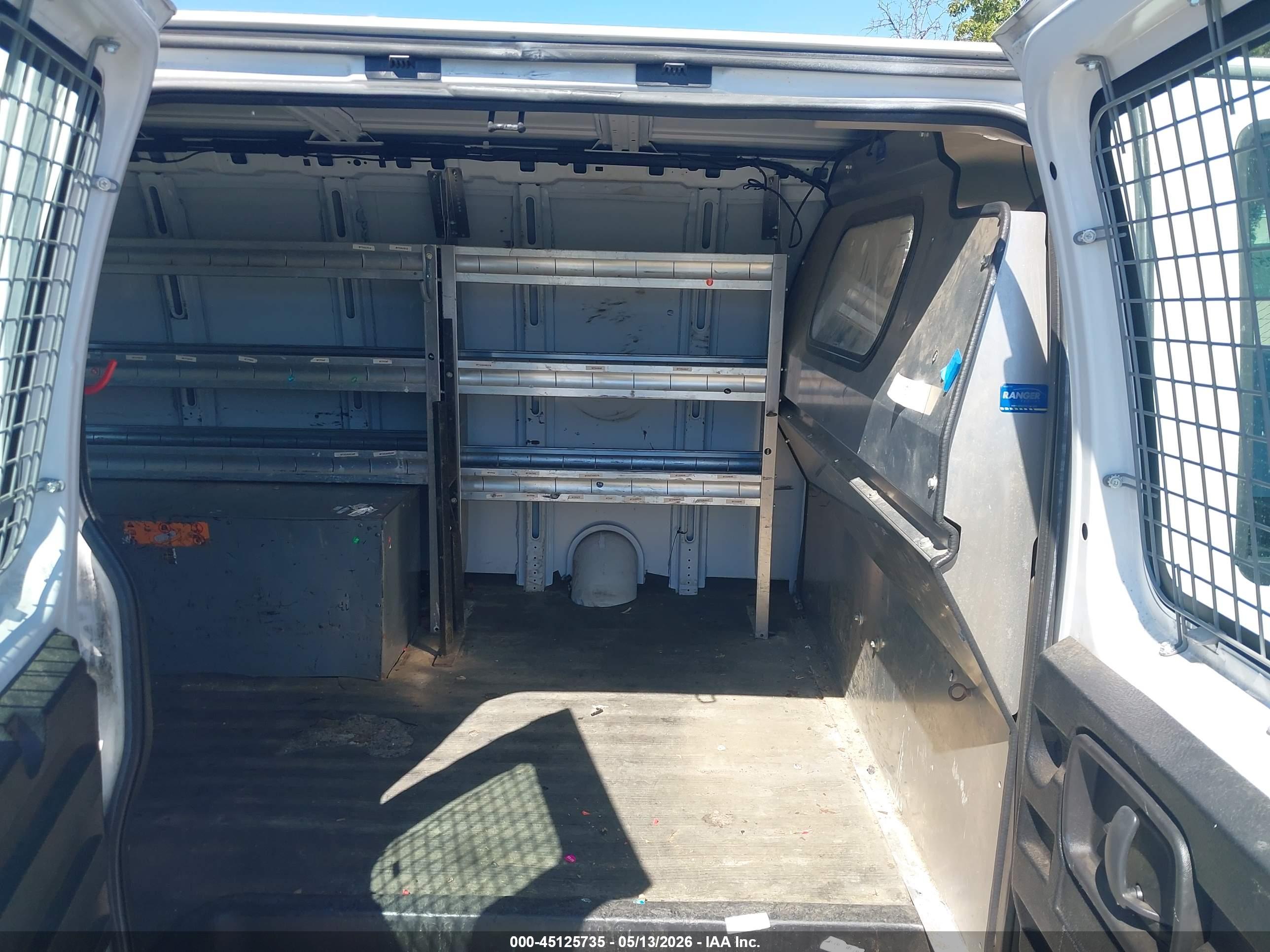 GMC SAVANA image 8