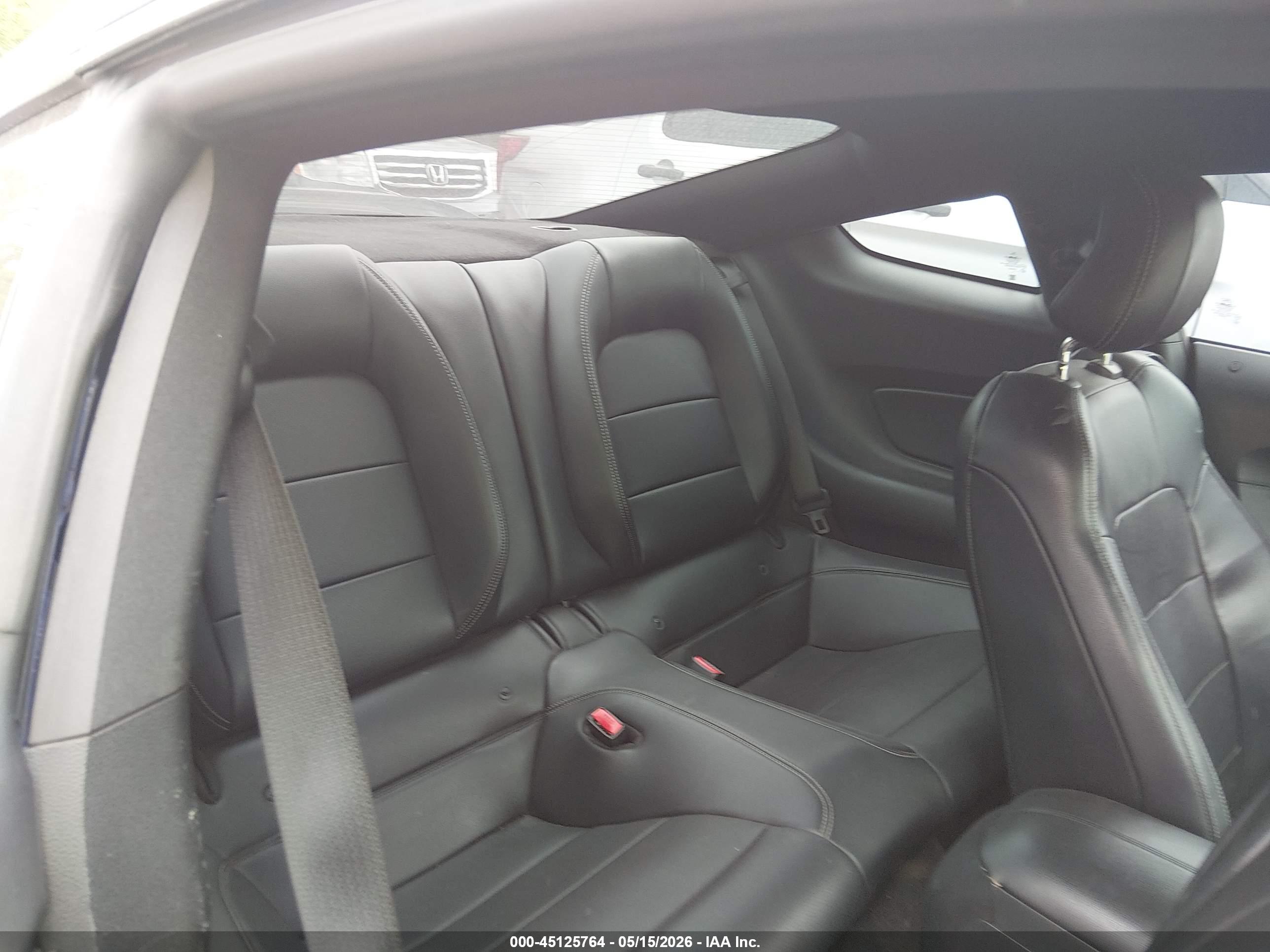 FORD MUSTANG image 8