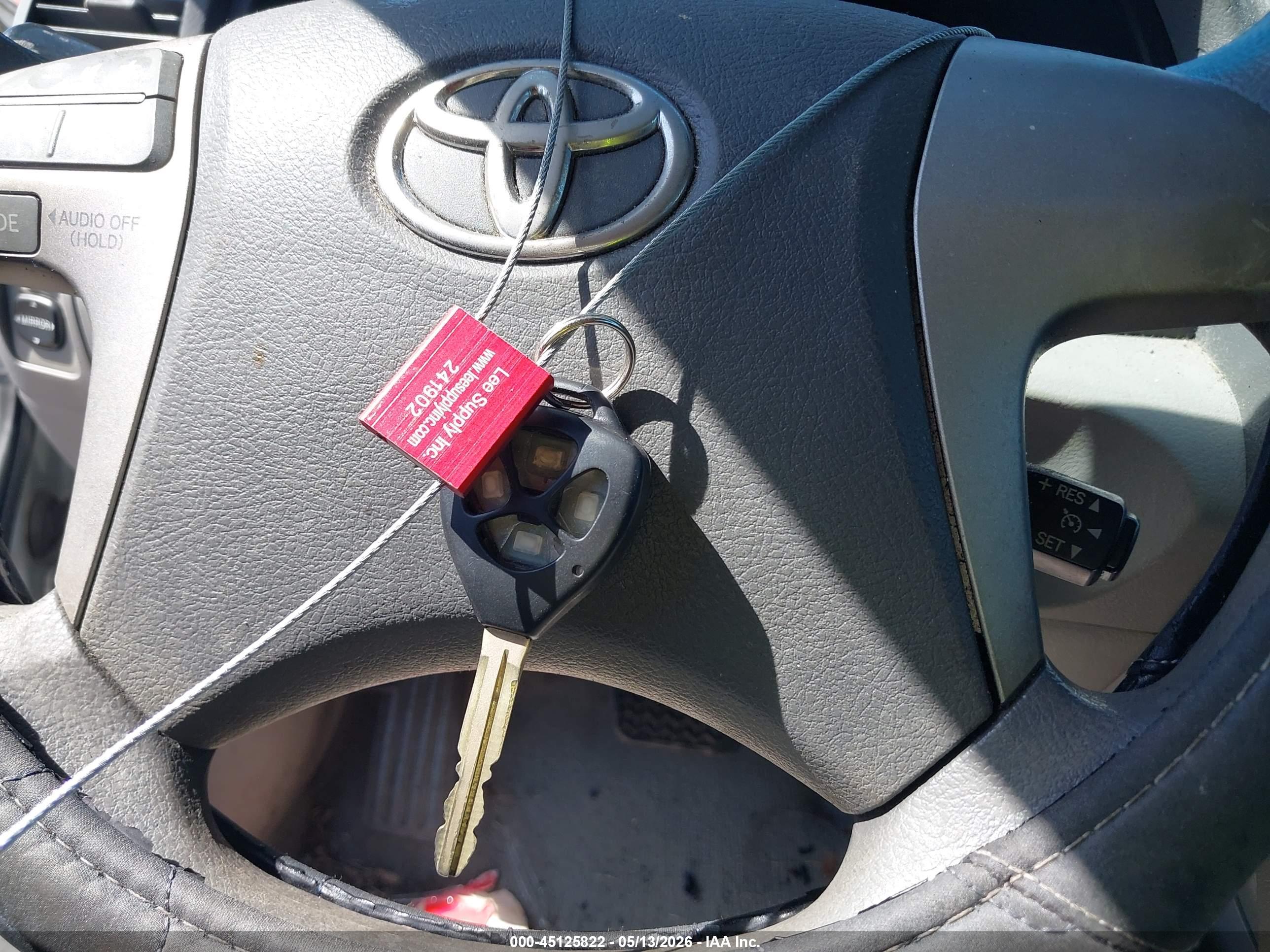 TOYOTA CAMRY image 11