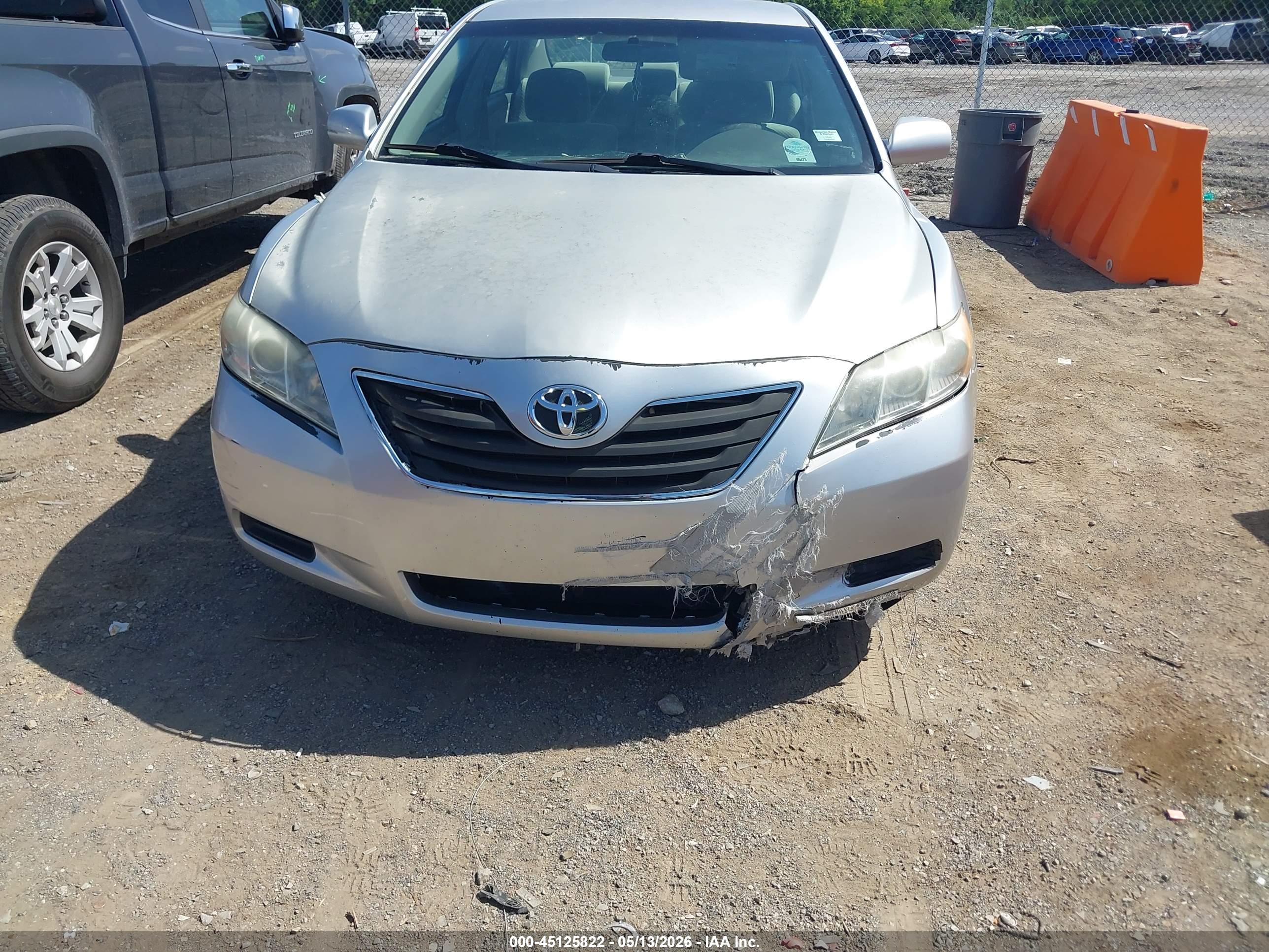 TOYOTA CAMRY image 6