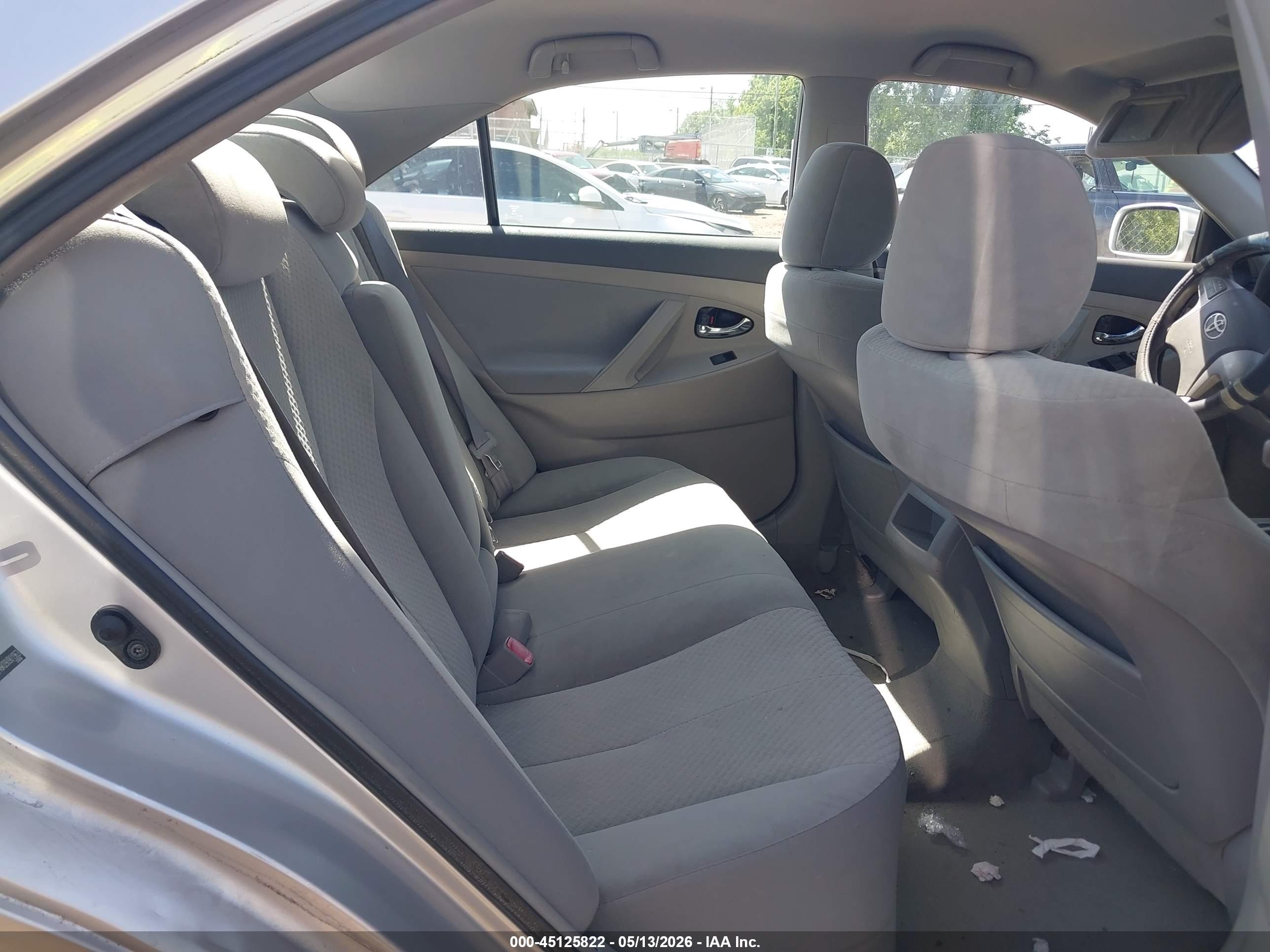 TOYOTA CAMRY image 8