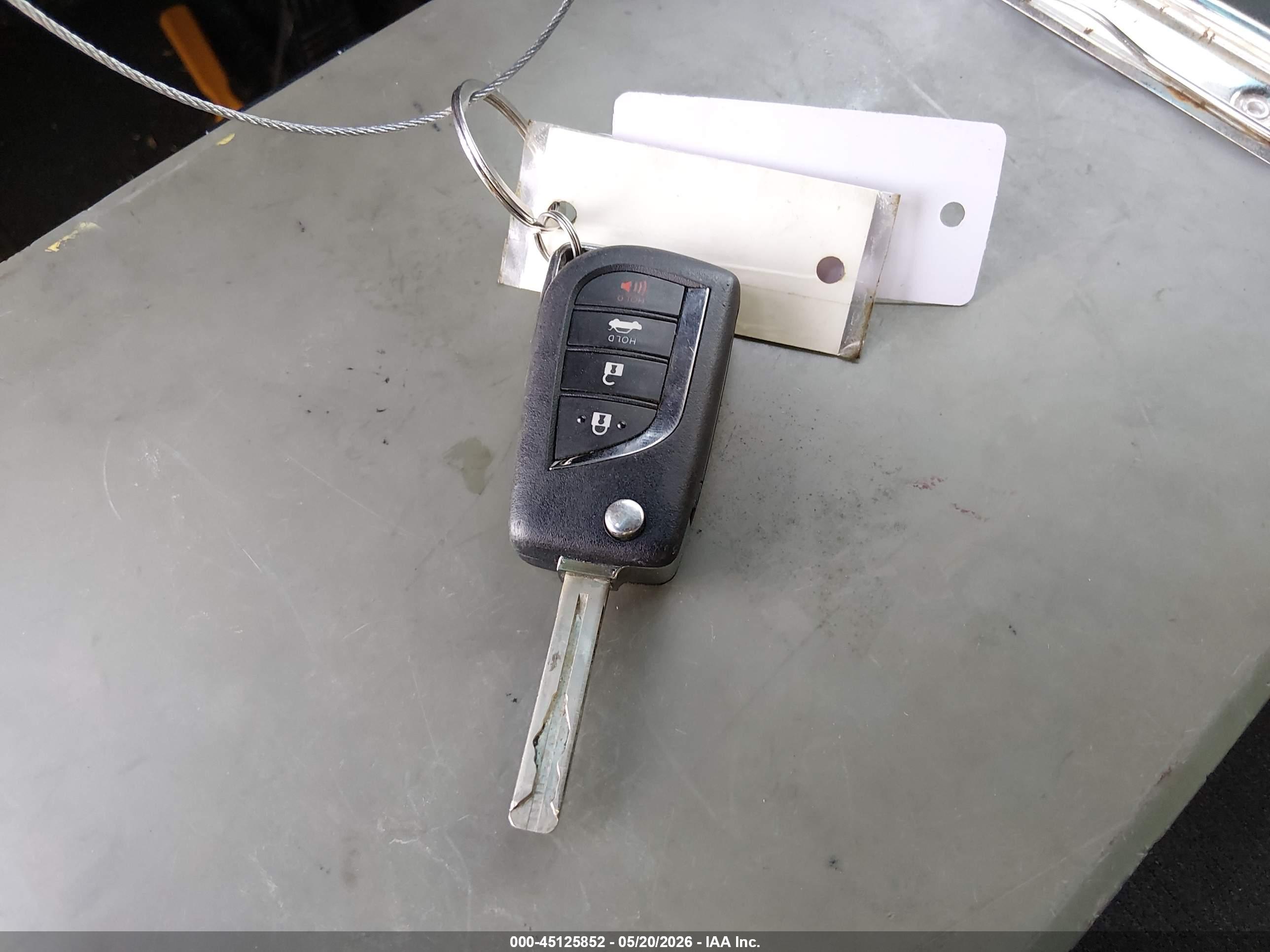 TOYOTA CAMRY image 11