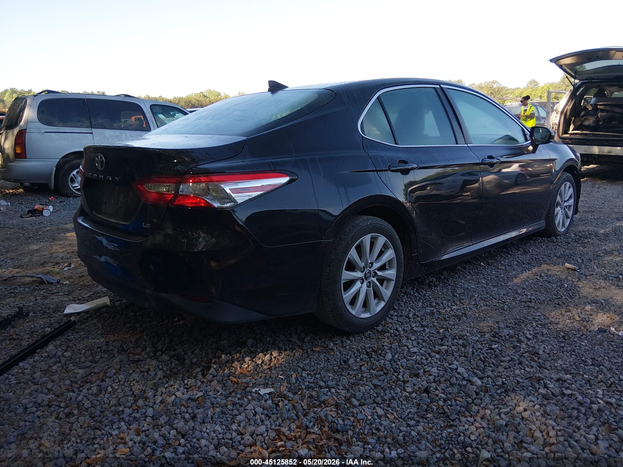 TOYOTA CAMRY image 4