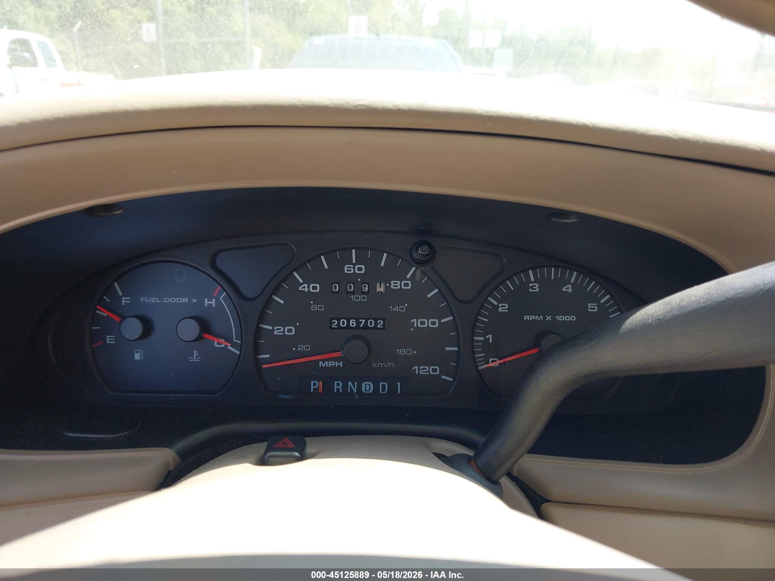 FORD TAURUS image 7