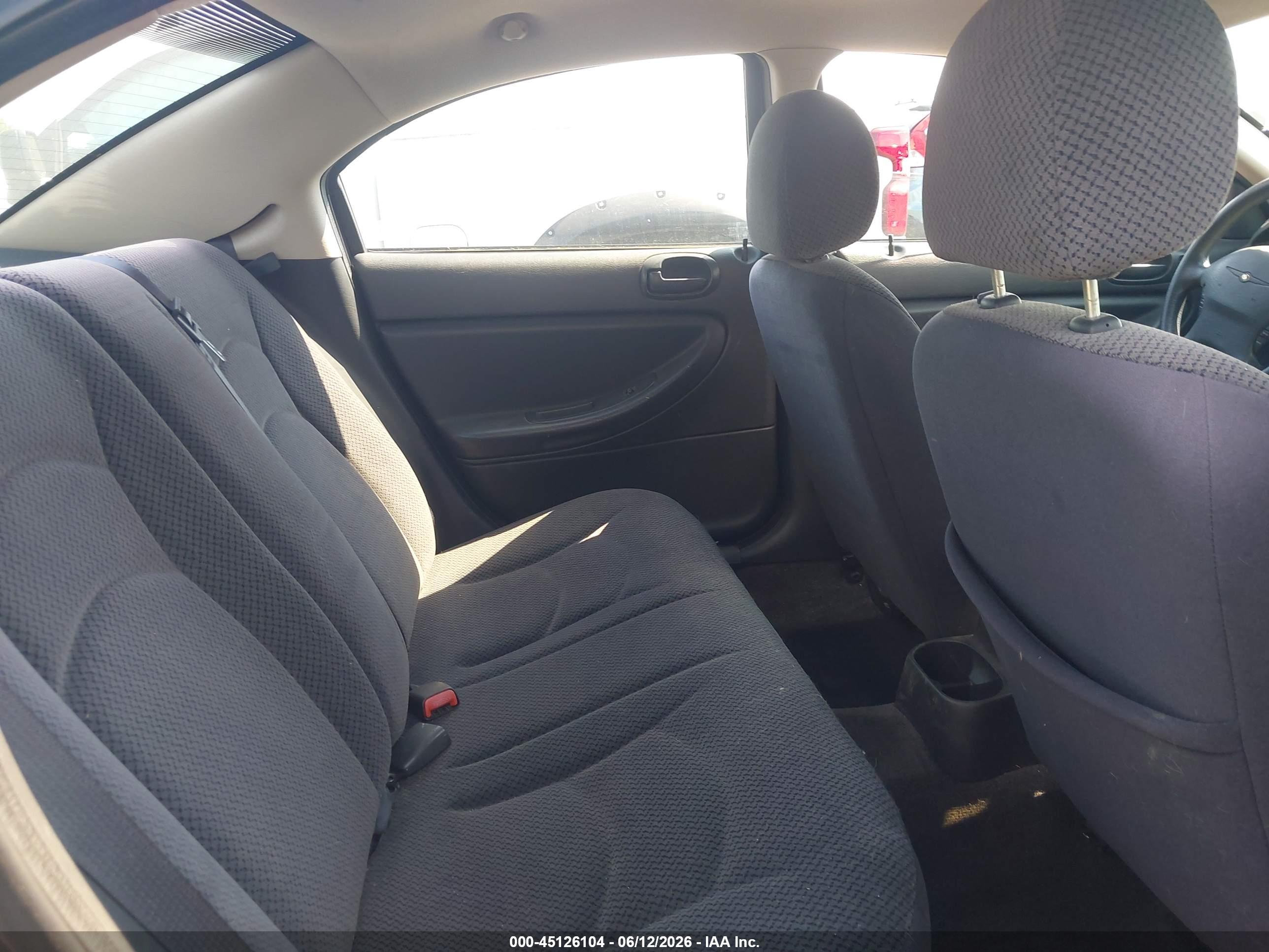 CHRYSLER SEBRING image 8
