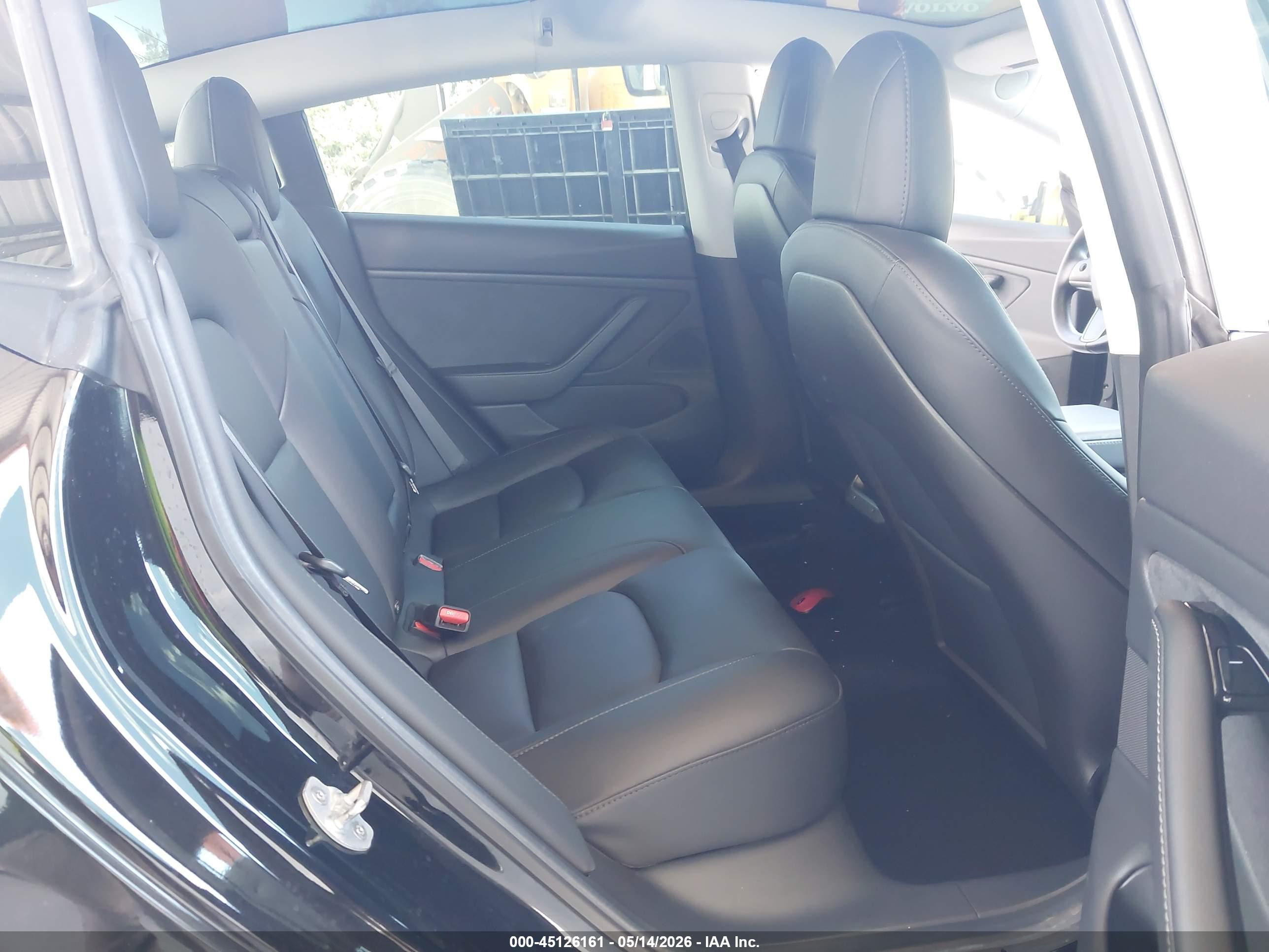 TESLA MODEL image 8