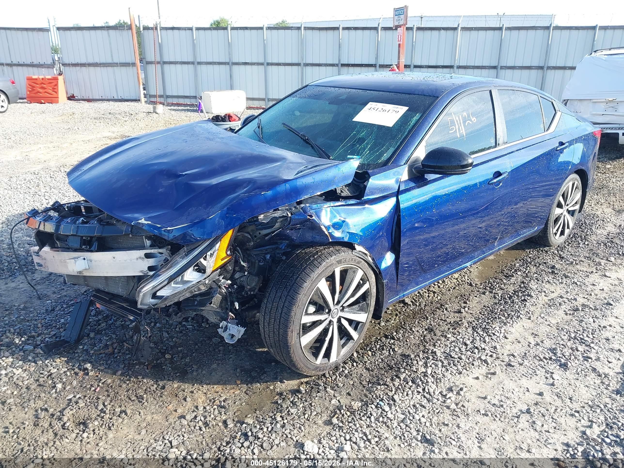 NISSAN ALTIMA image 2