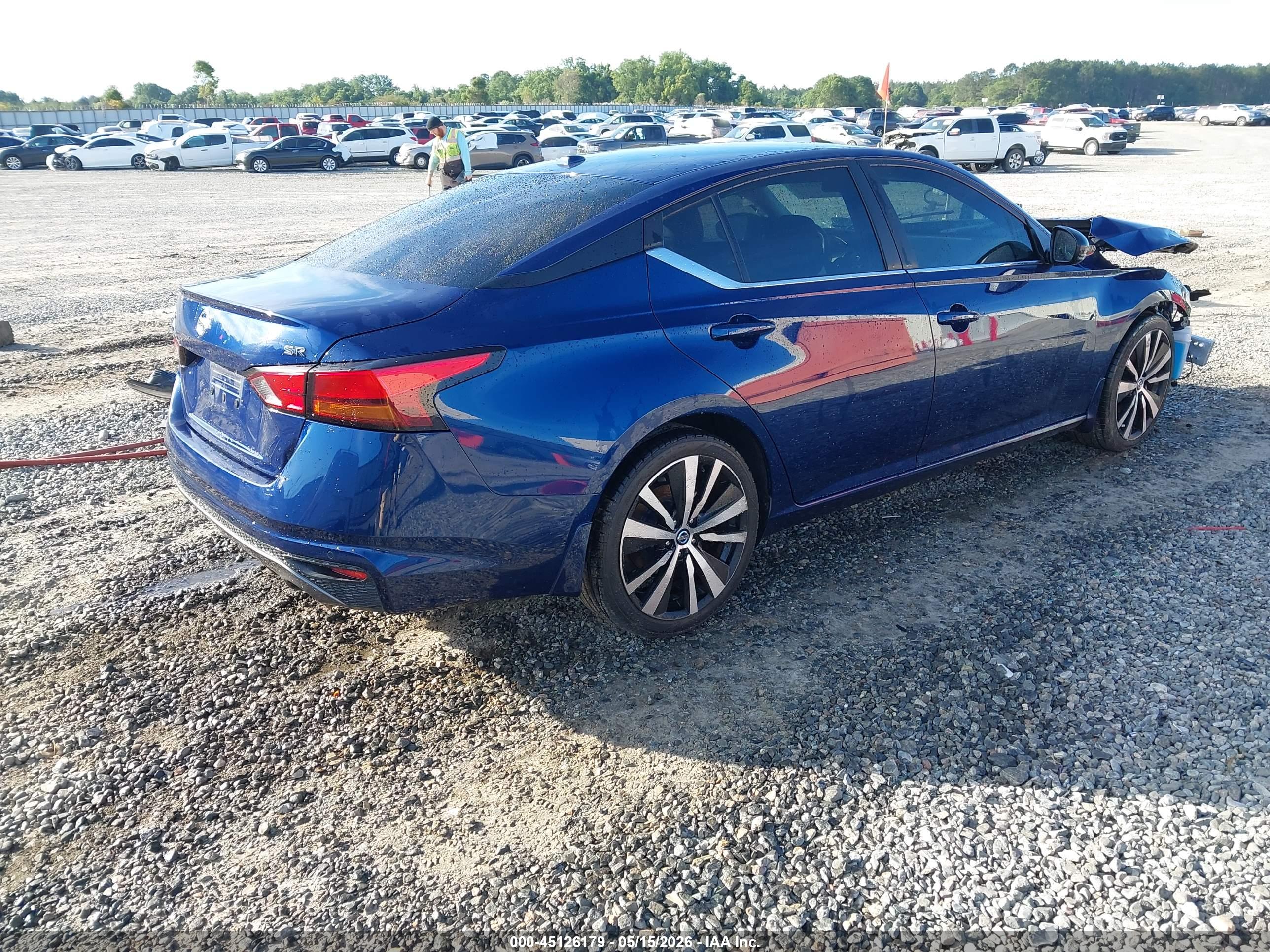 NISSAN ALTIMA image 4