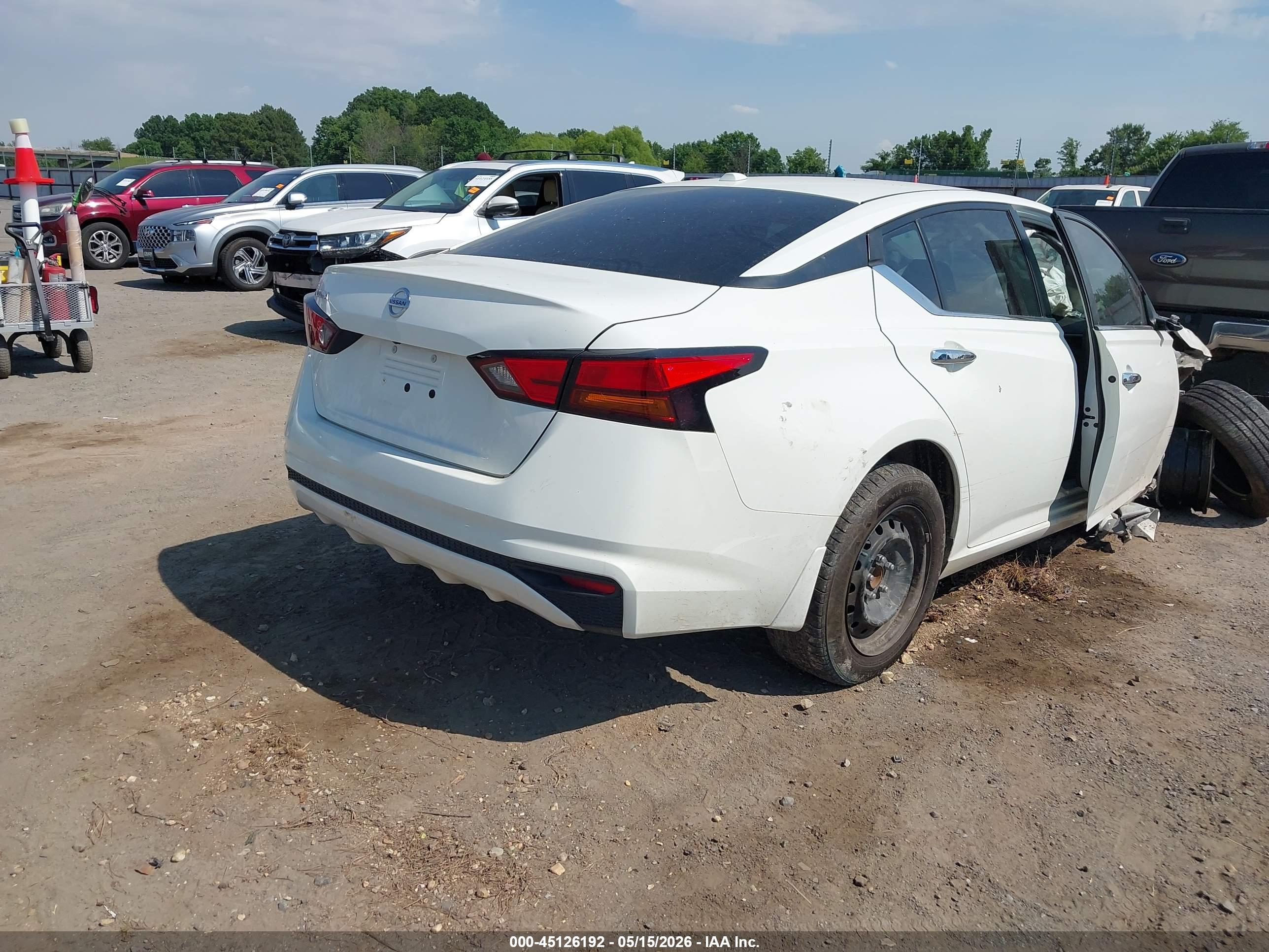NISSAN ALTIMA image 4