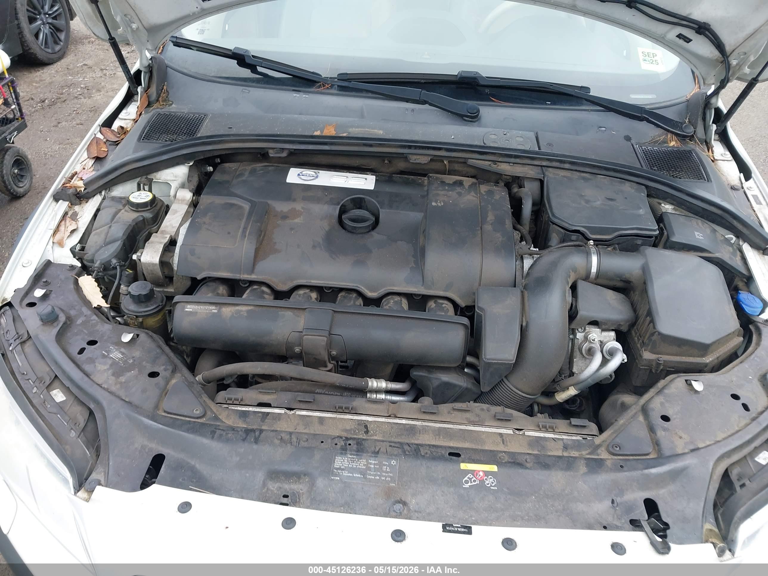 VOLVO XC70 image 10