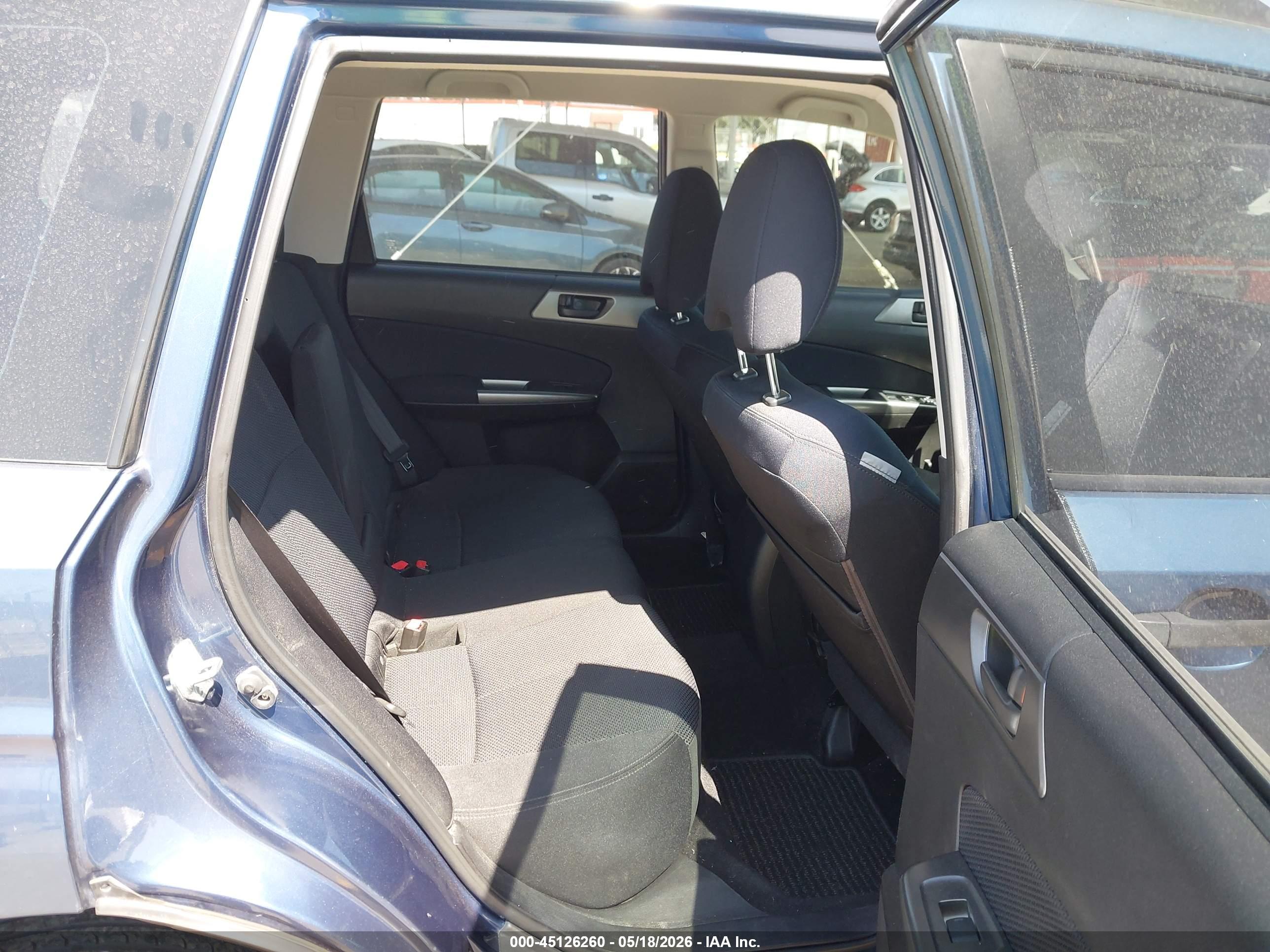 SUBARU FORESTER image 8