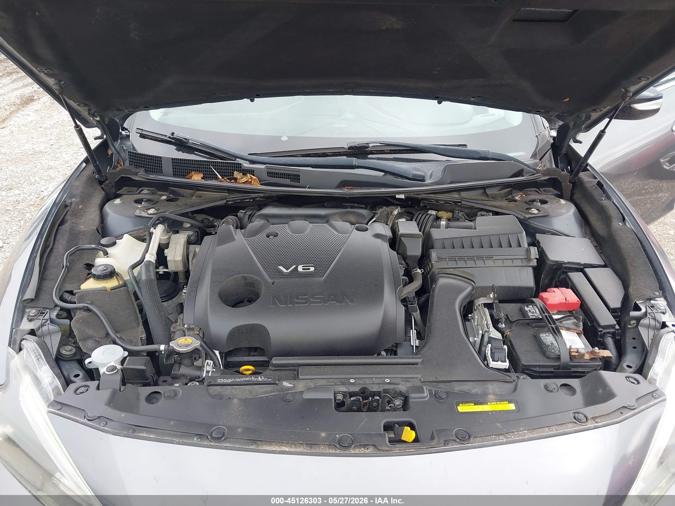 NISSAN MAXIMA image 10