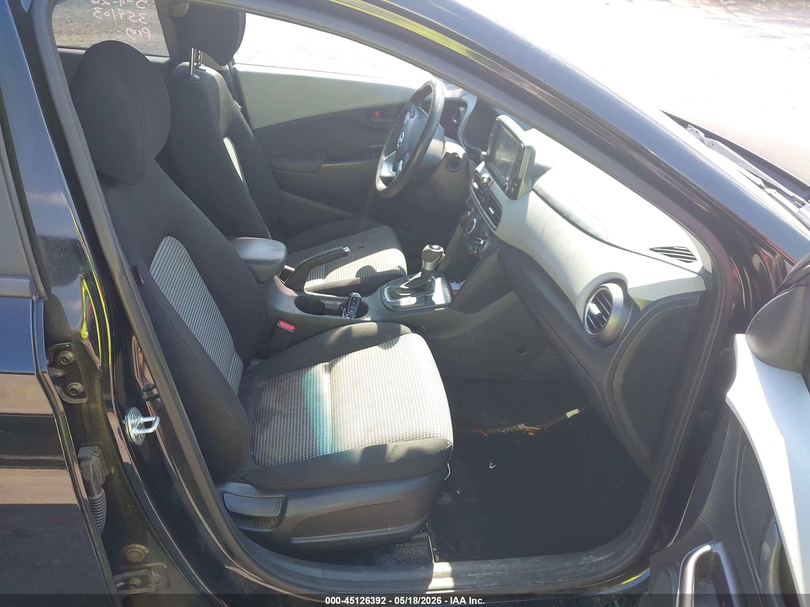 HYUNDAI KONA image 5