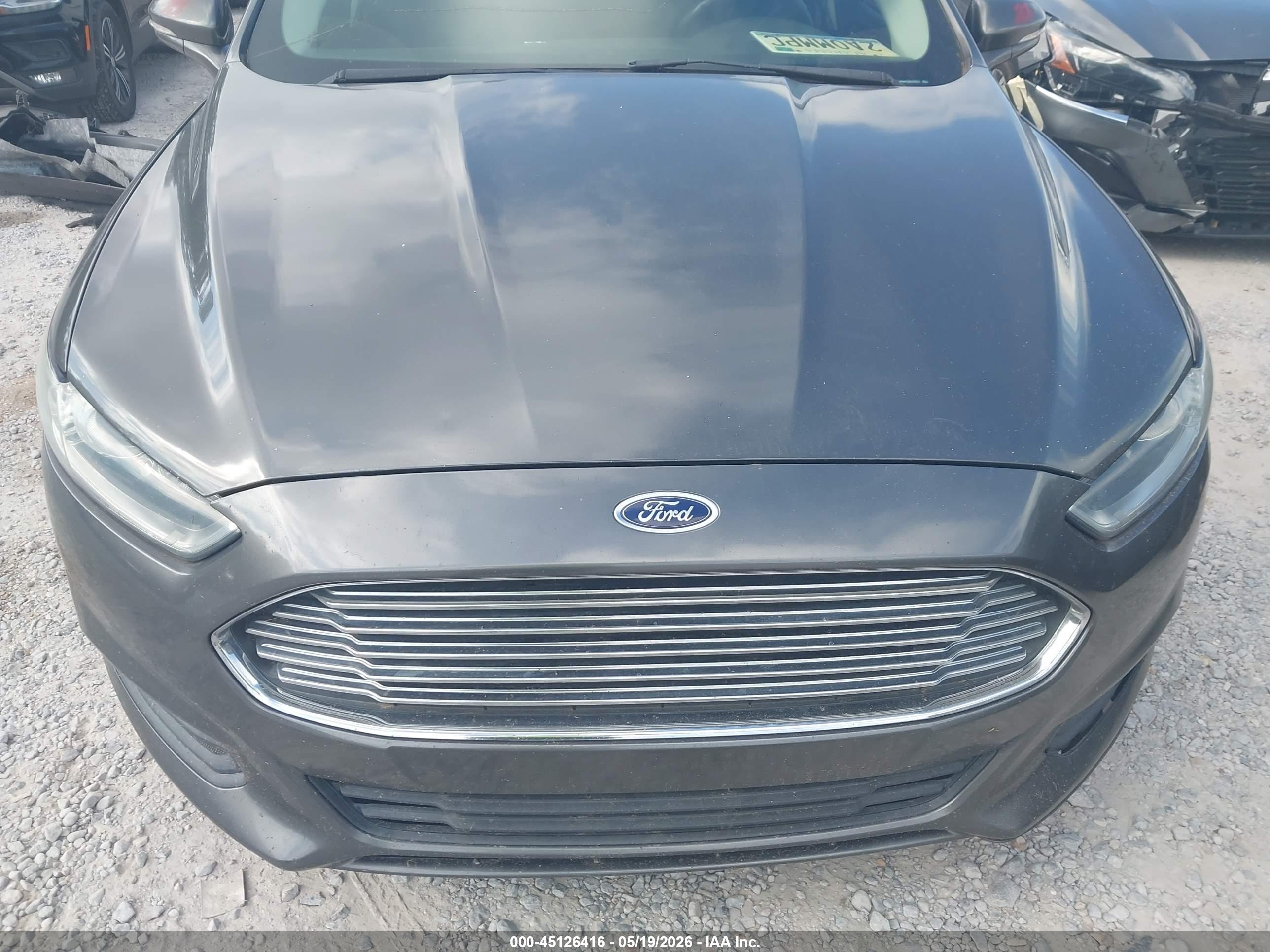 FORD FUSION image 6