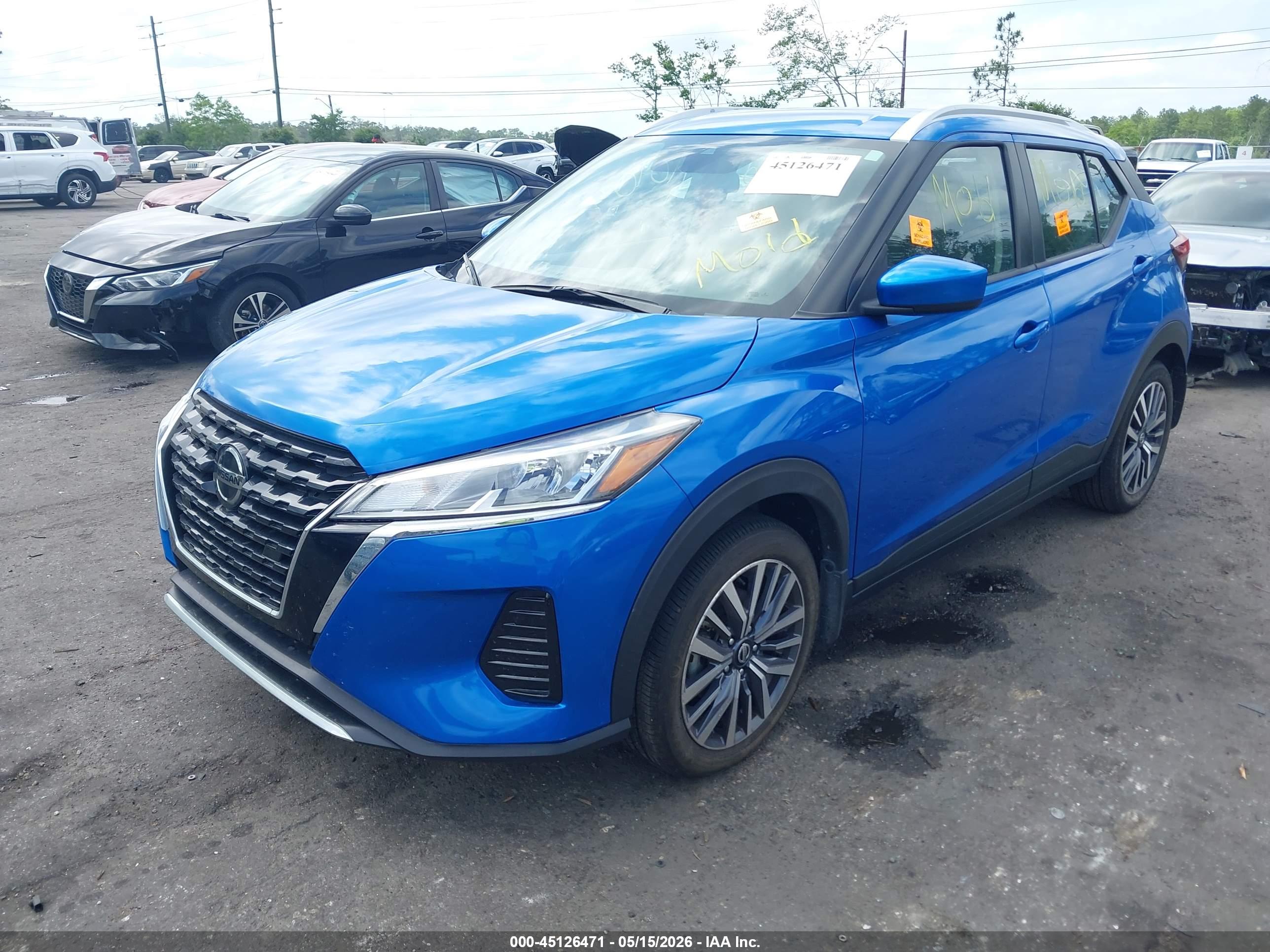 NISSAN KICKS image 2