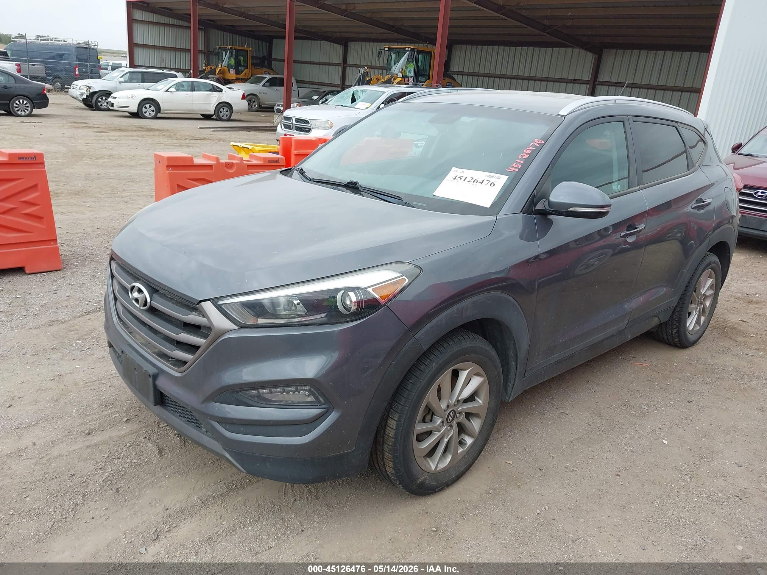 HYUNDAI TUCSON image 2